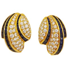 Picchiotti Boucles d'oreilles en or 18 carats avec saphirs de 4,58 carats et diamants de 2,32 carats