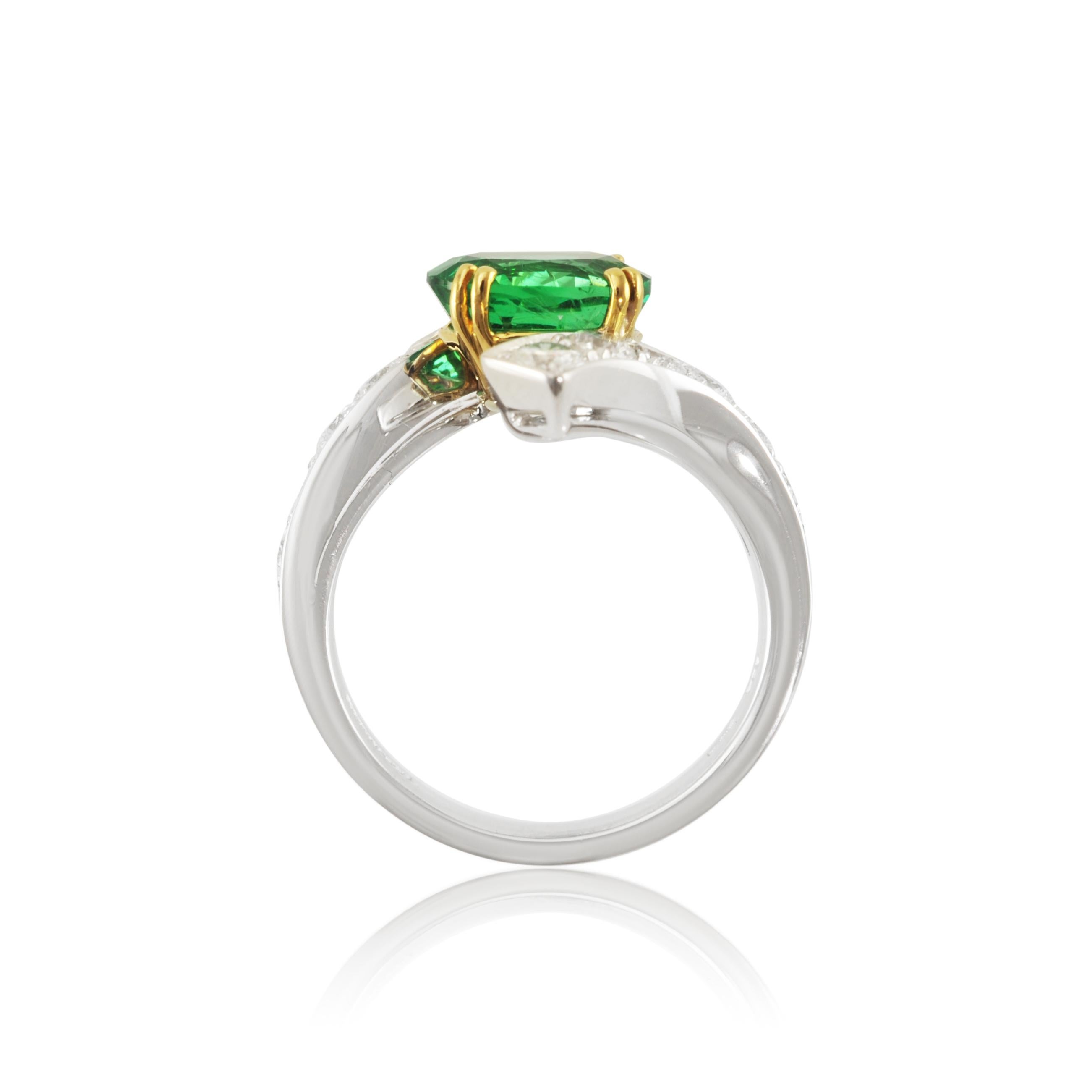 Contemporary Picchiotti 18 Karat White and Yellow Gold Fashion Ring with Diamonds and Emerald For Sale