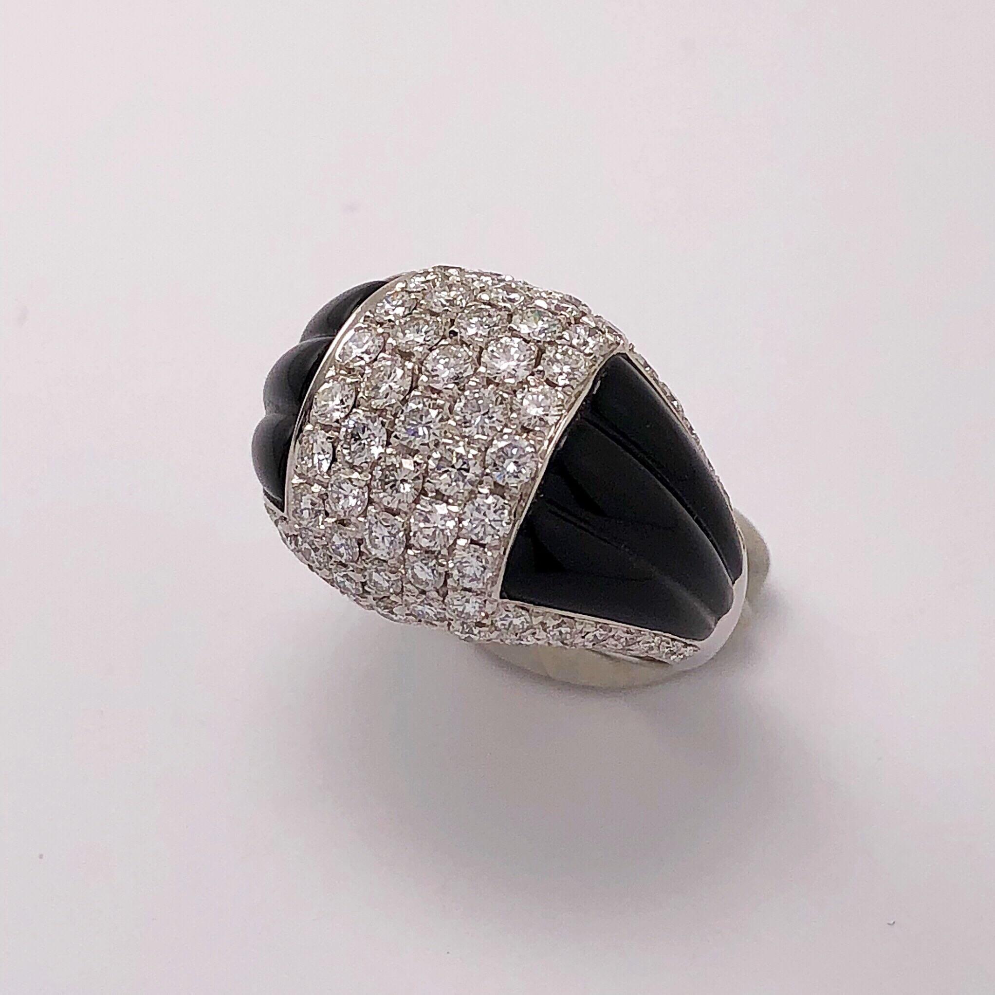 Contemporain Bague Picchiotti en or blanc 18 carats, diamants de 1,94 carat et onyx noir en vente