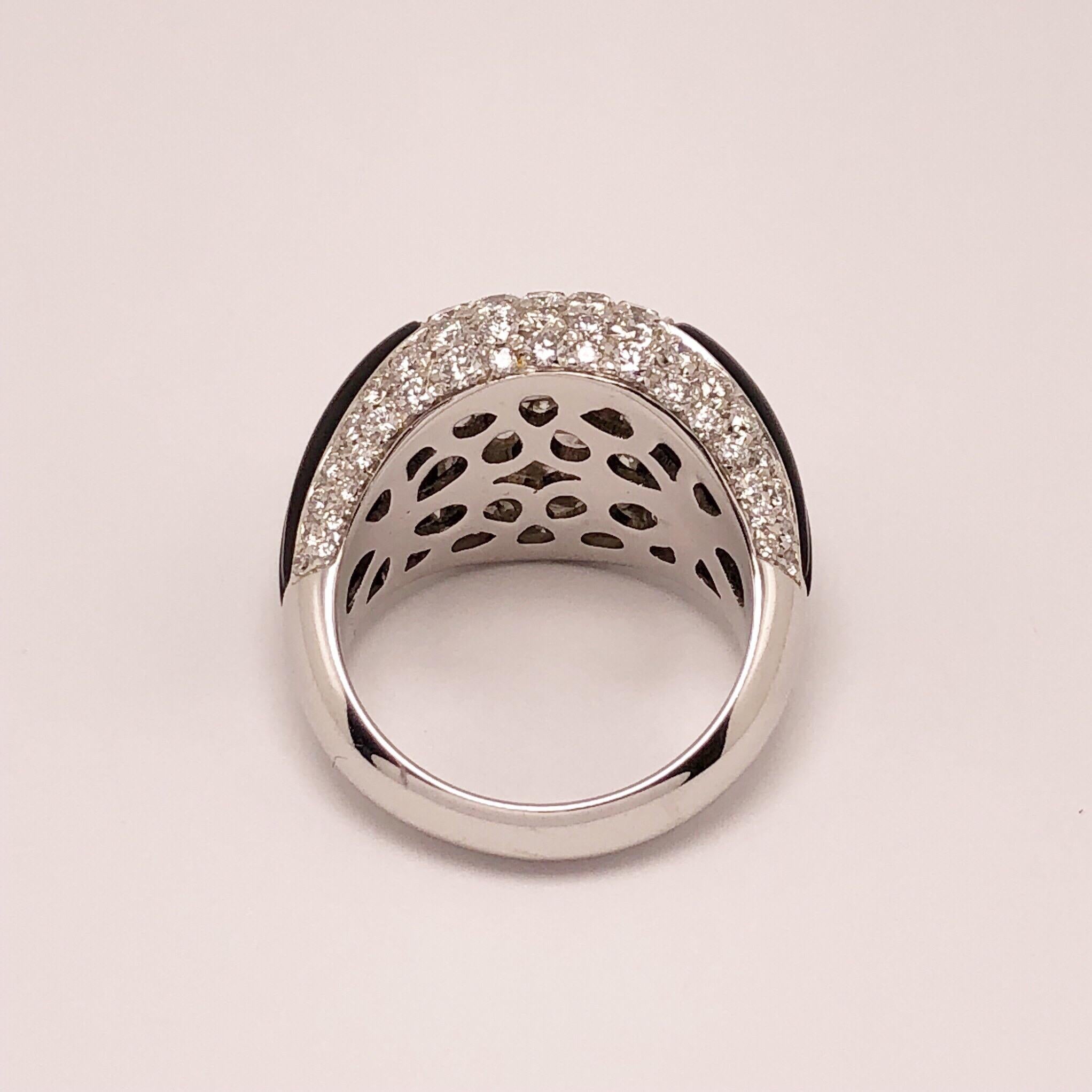 Picchiotti Ring aus 18 Karat Weißgold, 1,94 Karat Diamant und schwarzer Onyx im Zustand „Neu“ im Angebot in New York, NY