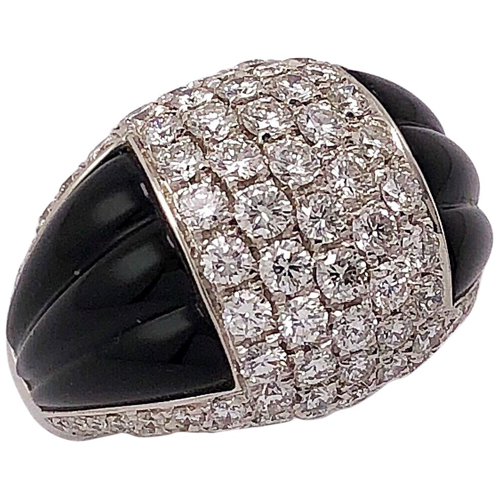 Picchiotti Ring aus 18 Karat Weißgold, 1,94 Karat Diamant und schwarzer Onyx