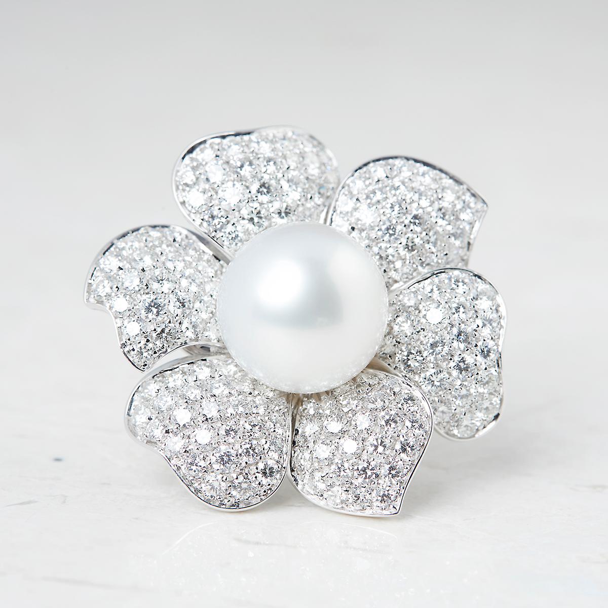 Xupes Code: J284
Brand: Picchiotti
Description: 18k White Gold South Sea Pearl & 7.80ct Diamond Flower Ring
Accompanied With: Xupes Presentation Box
Gender: Ladies
UK Ring Size: L 1/2
EU Ring Size: 52
US Ring Size: 6
Resizing Possible?: YES
Band