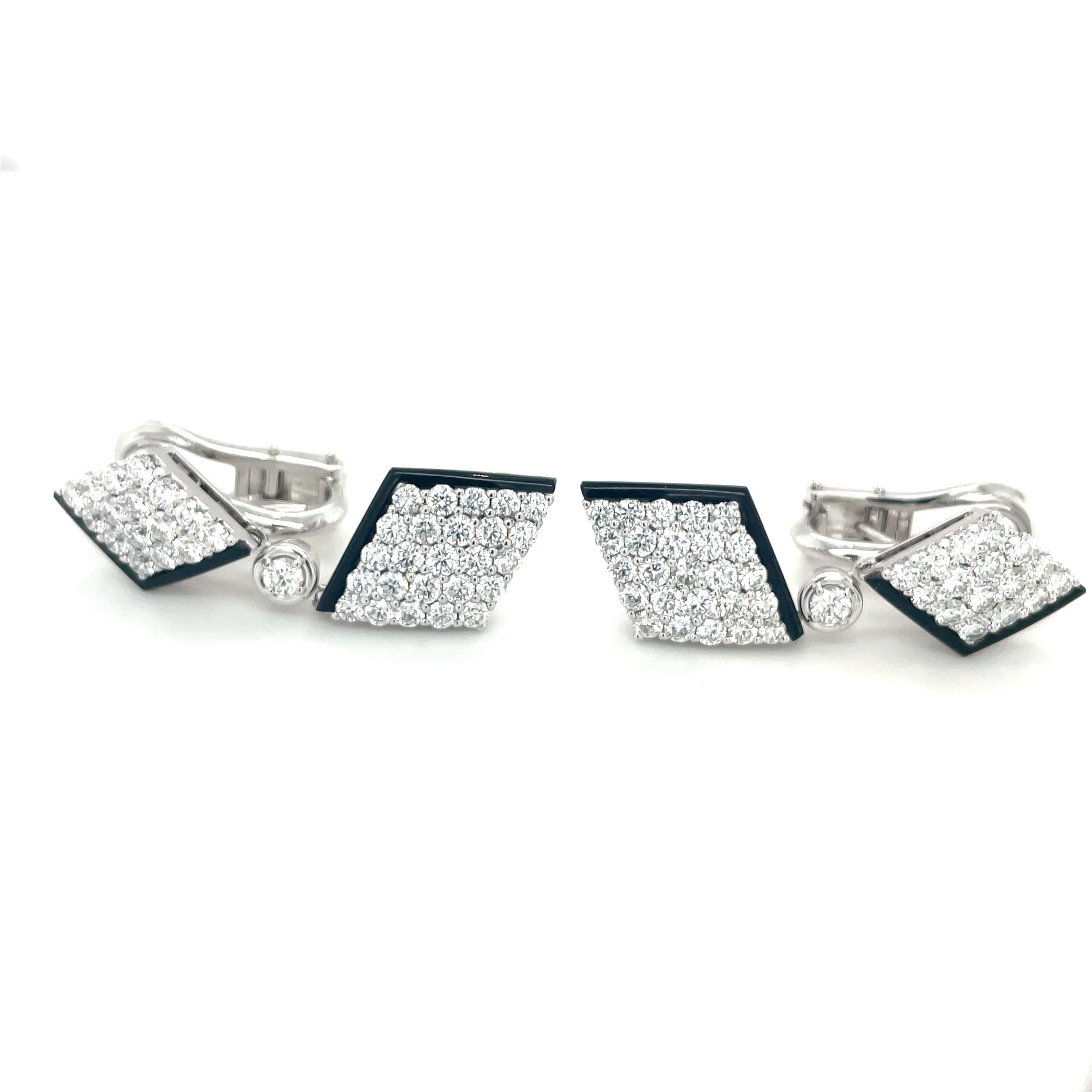 Taille ronde Picchiotti, boucles d'oreilles pendantes en or blanc 18 carats, diamants 4,40 carats et onyx noir en vente