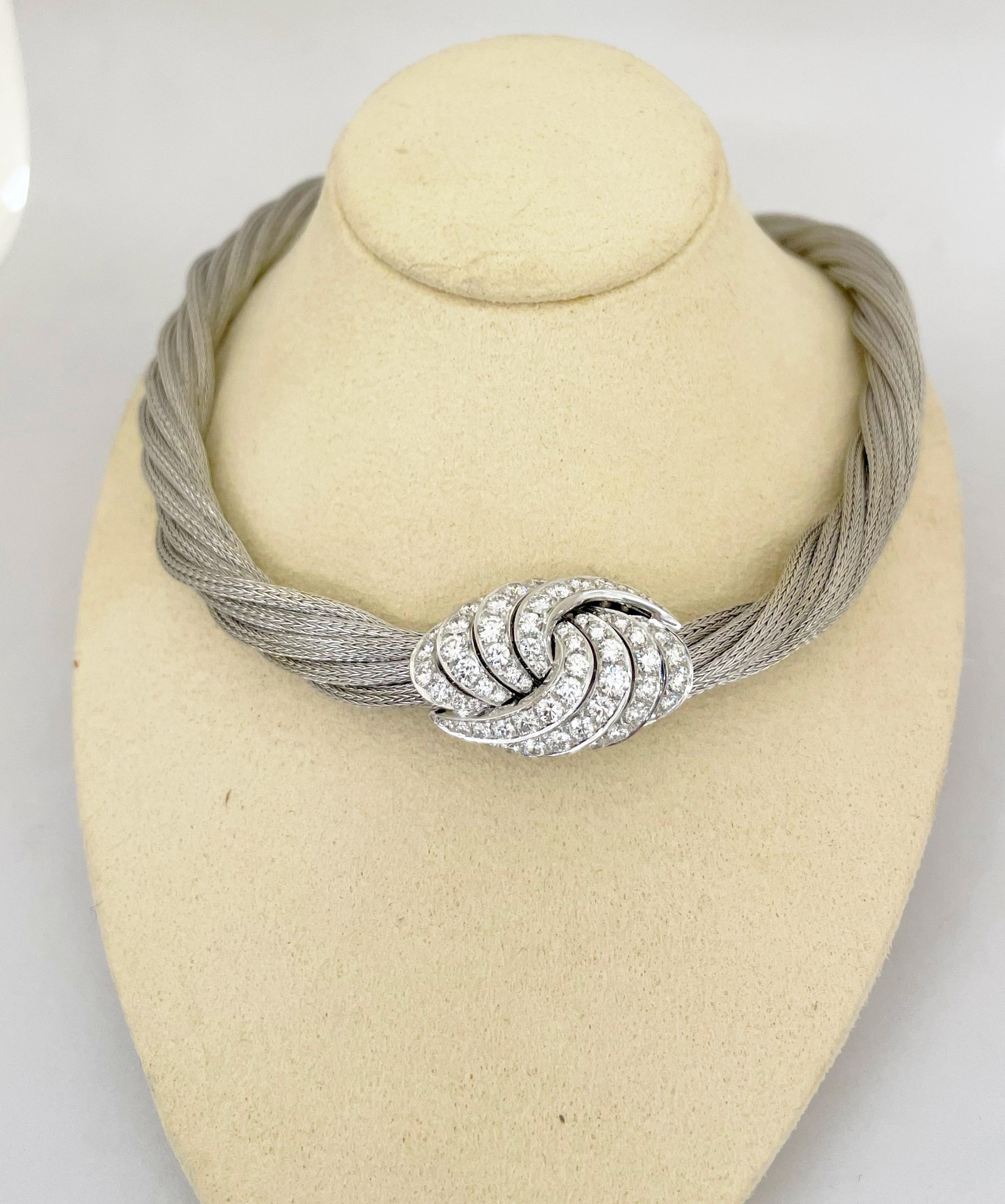 Taglio rotondo Picchiotti Collana girocollo in oro 18 carati con diamante centrale a spirale da 2,56 carati in vendita