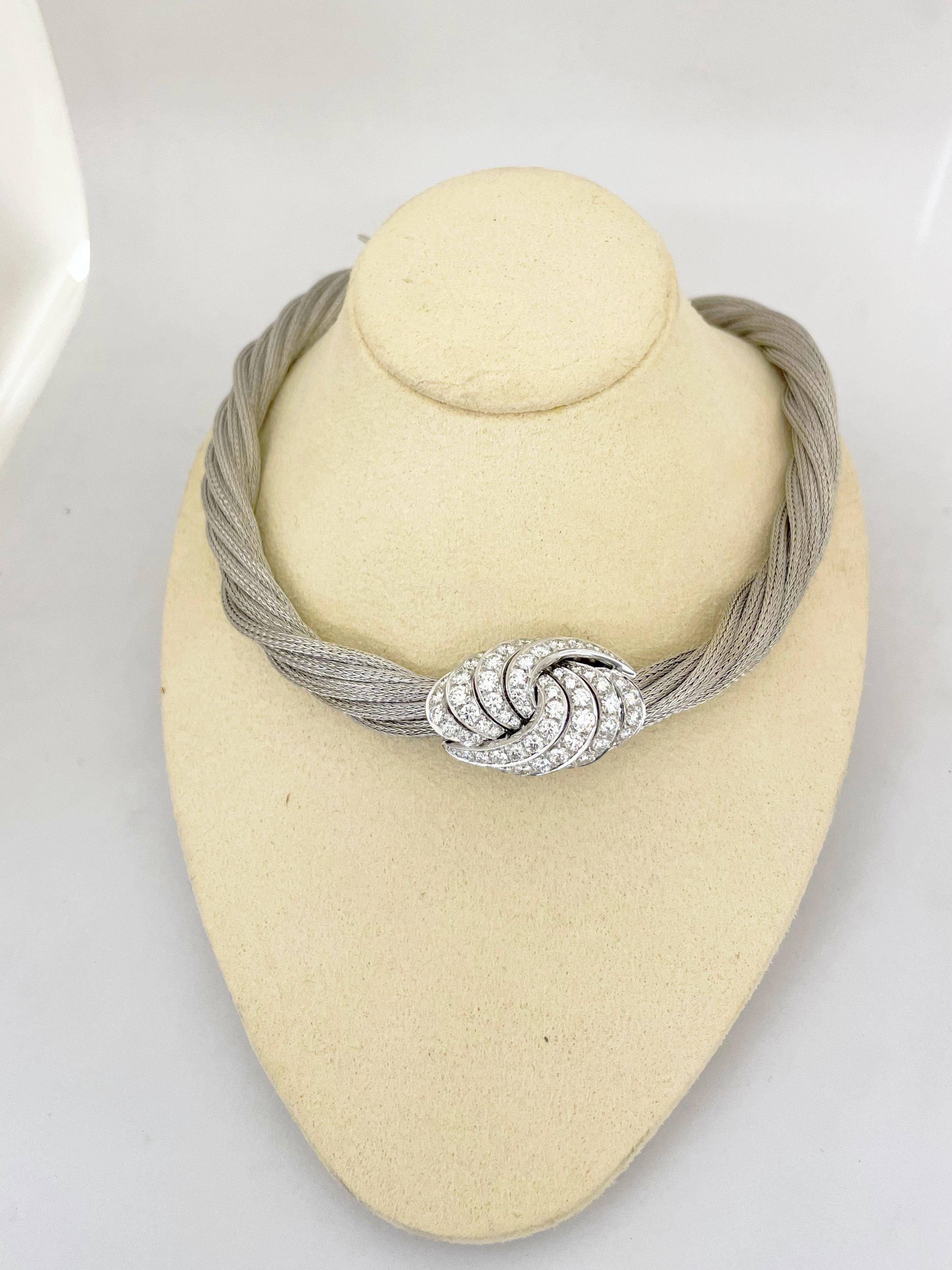 Picchiotti 18 Karat Gold Twist Choker Necklace 2.56 Carat Swirl Diamond Center In New Condition For Sale In New York, NY
