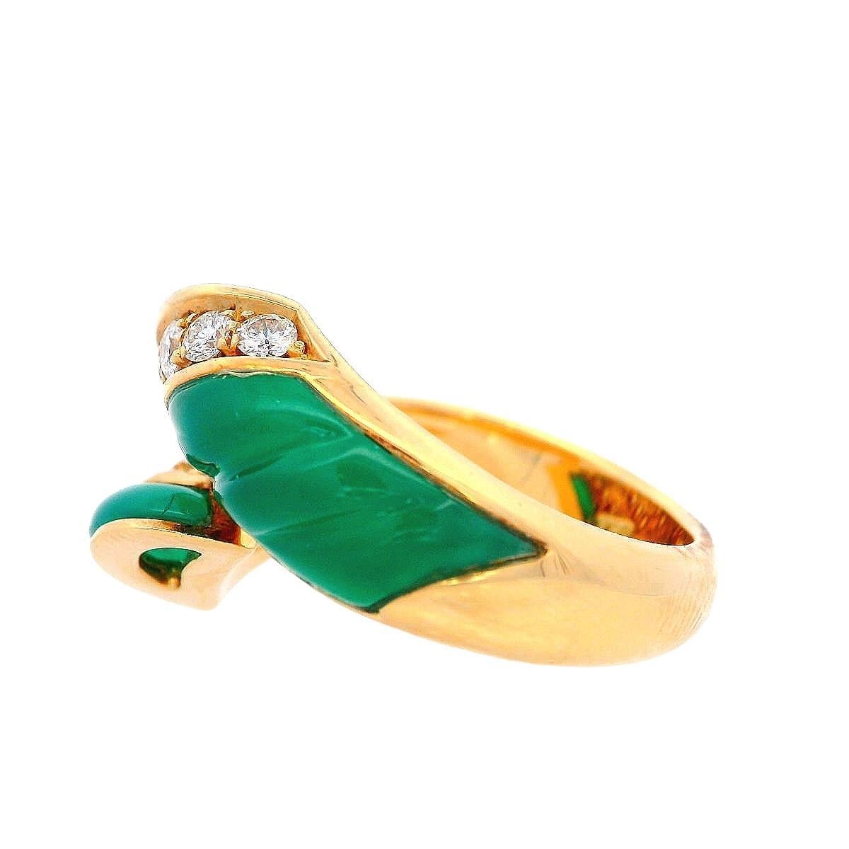 Cabochon PICCHIOTTI  18kt Yellow Gold Ring with Chrysoprase and Diamonds For Sale