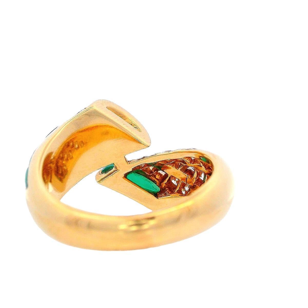 Women's or Men's PICCHIOTTI  18kt Yellow Gold Ring with Chrysoprase and Diamonds For Sale