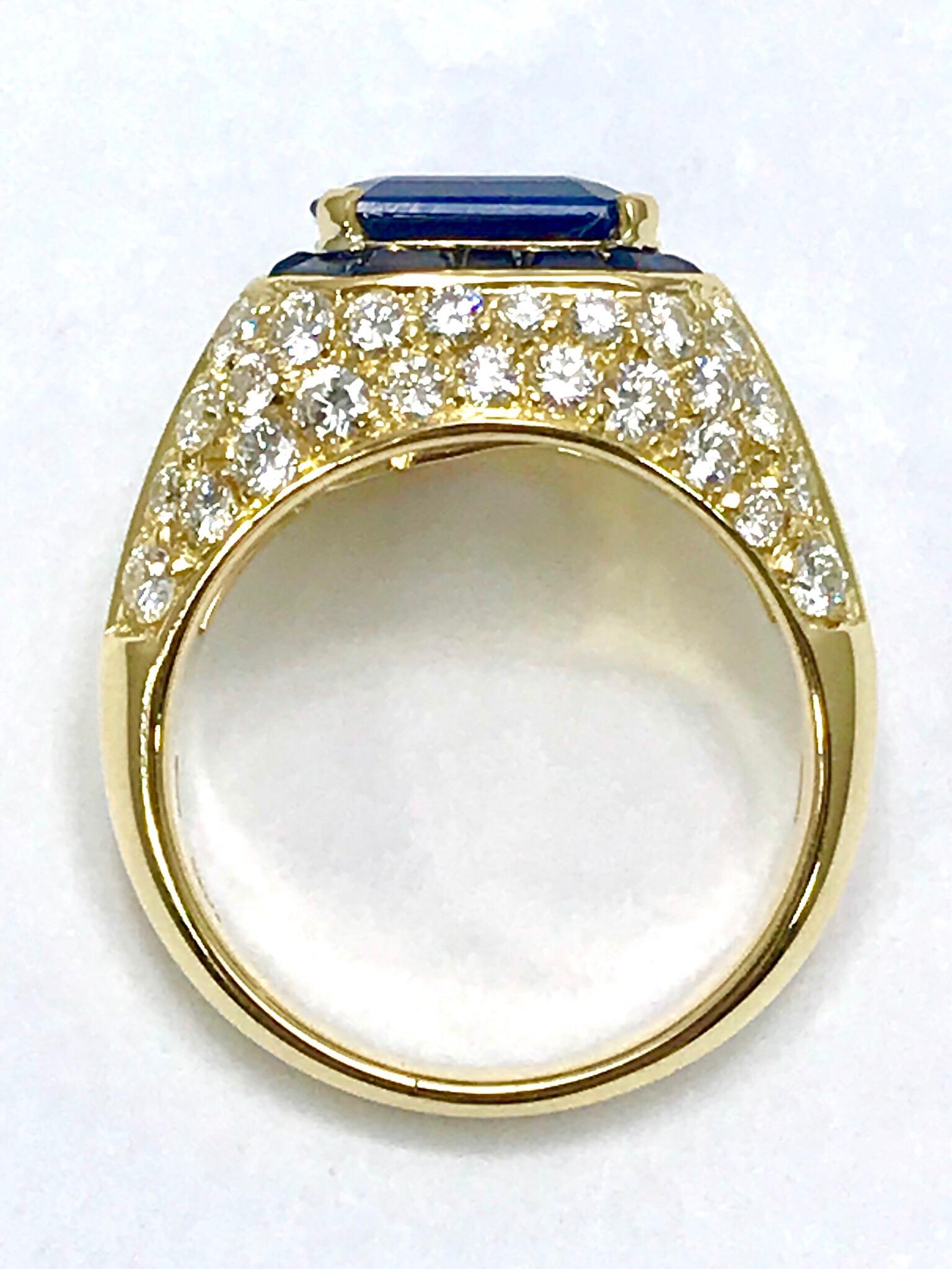 Picchiotti 2.48 Carat Emerald Cut Sapphire and Diamond Yellow Gold Ring 3
