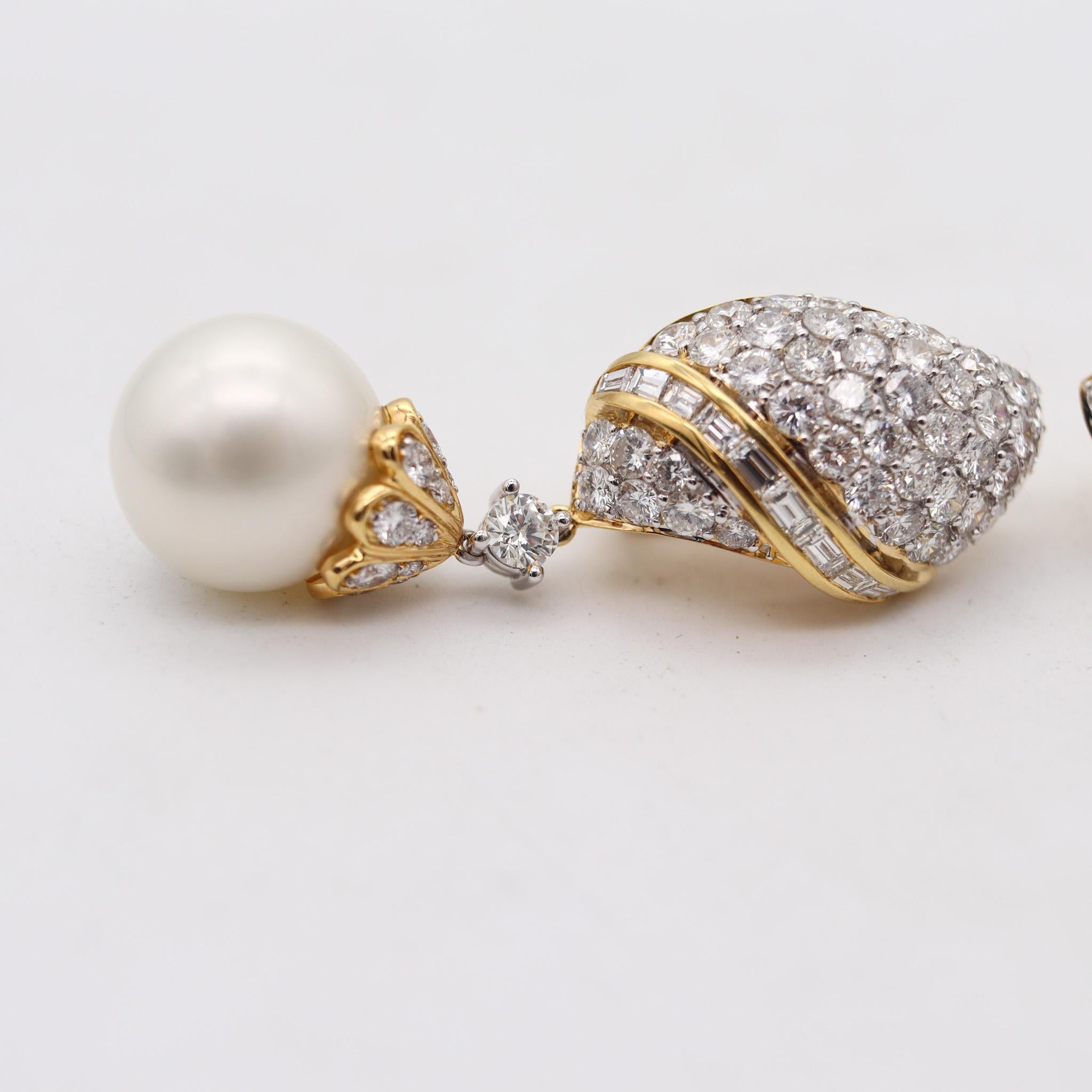 Picchiotti Hängeohrringe aus 18Kt Gold mit 18,16 Ctw Diamanten und Perlen im Zustand „Hervorragend“ im Angebot in Miami, FL
