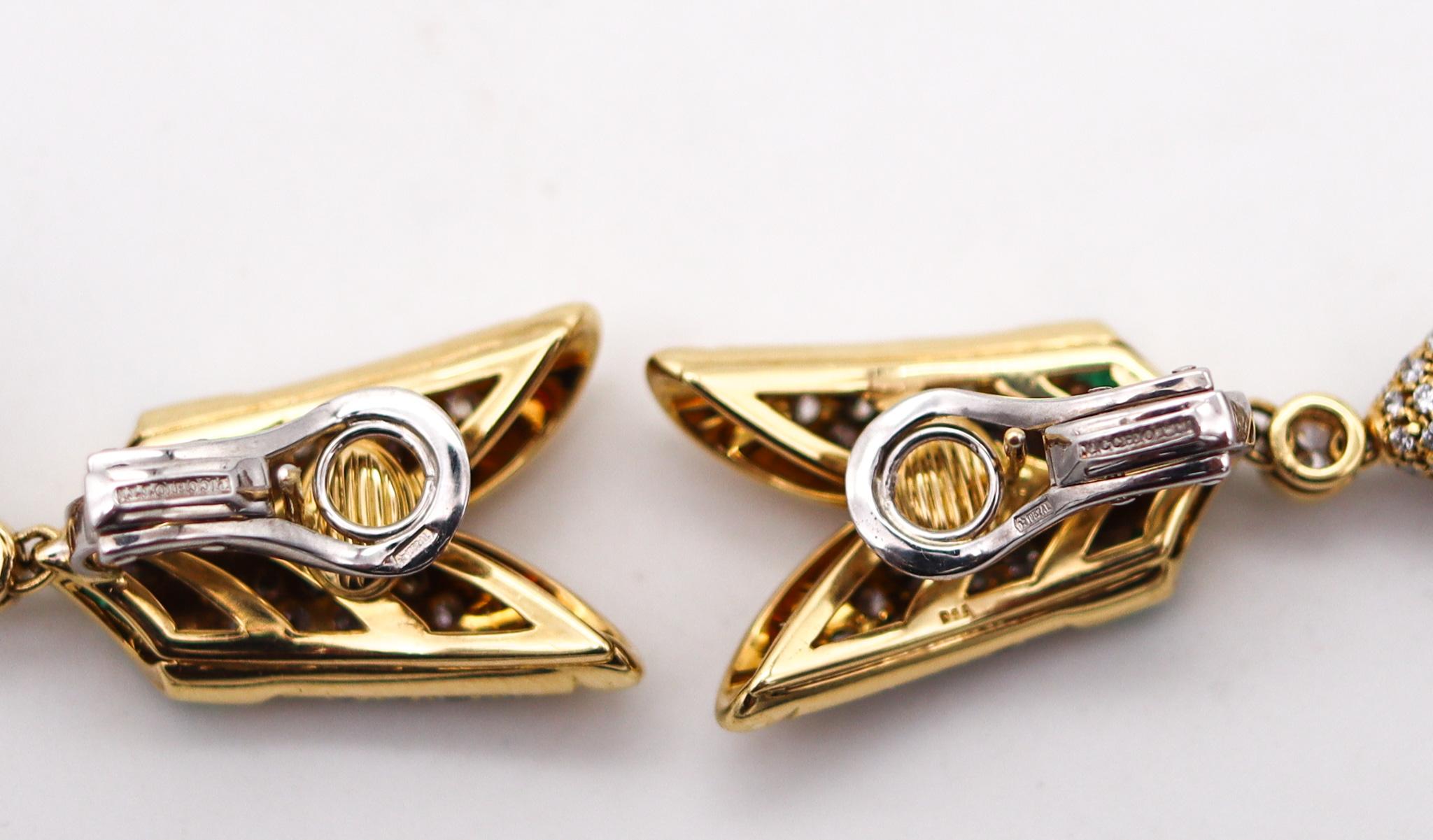 Picchiotti Pendants d'oreilles en or 18 carats, diamants et émeraudes 4,07 carats Pour femmes en vente