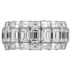 Anillo expandible Picchiotti de 3 filas de esmeraldas y diamantes talla baguette