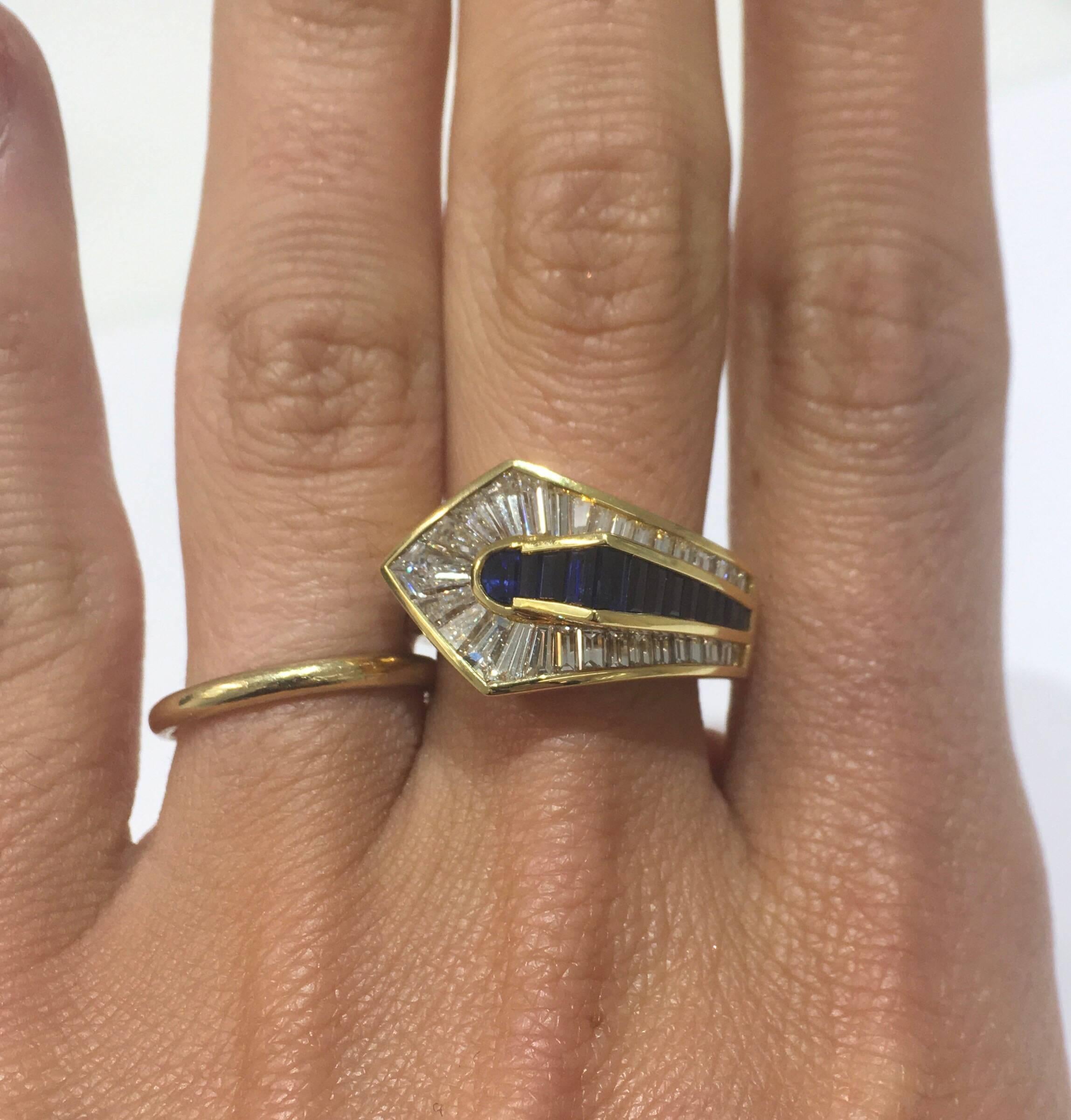Picchiotti Unsichtbar gefasster Baguette-Ring mit Diamanten und Saphiren Damen im Angebot