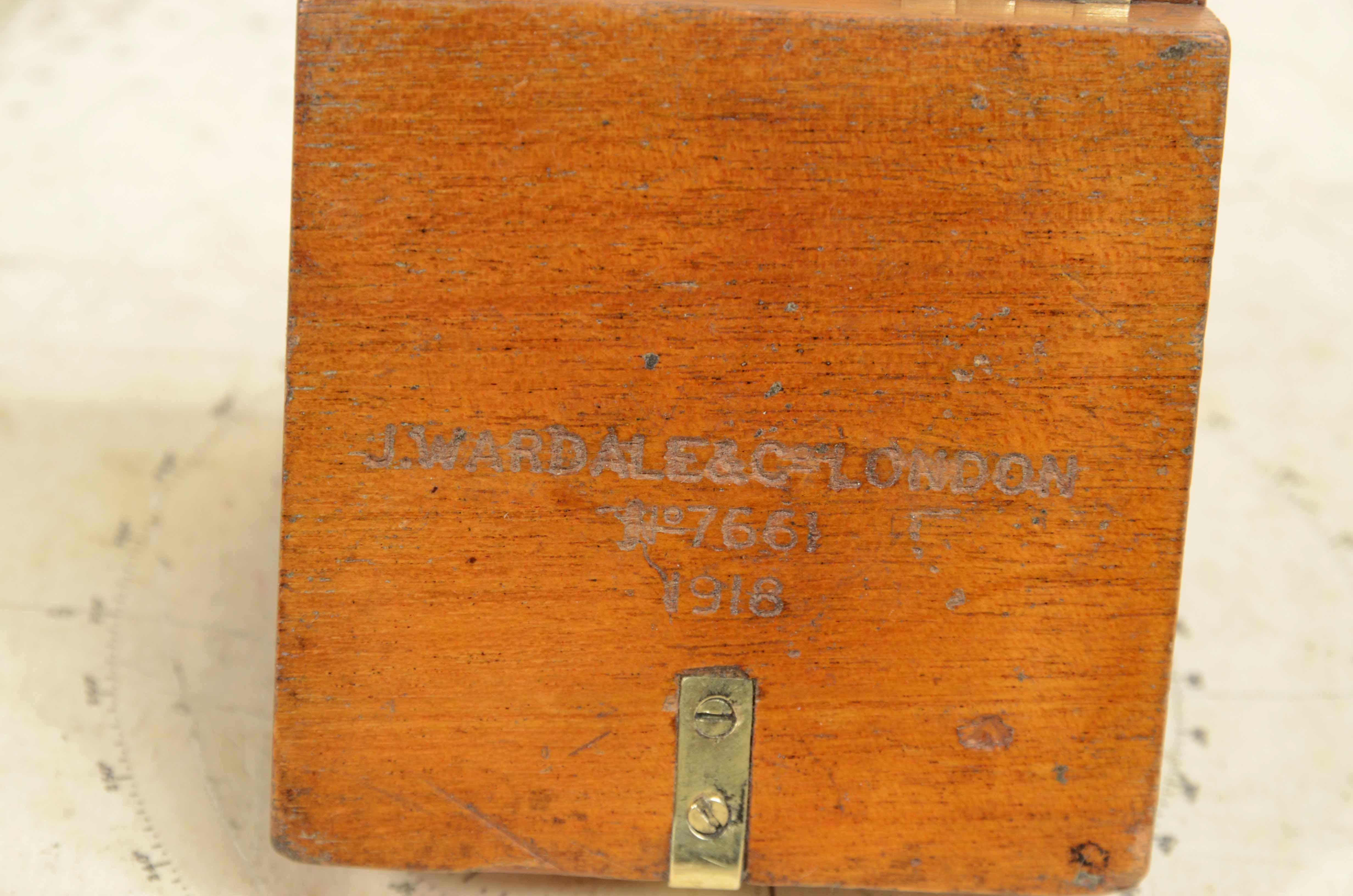 Petit compas de poche en acajou utilisé officiellement par l'aviation pendant la Première Guerre mondiale en vente 7