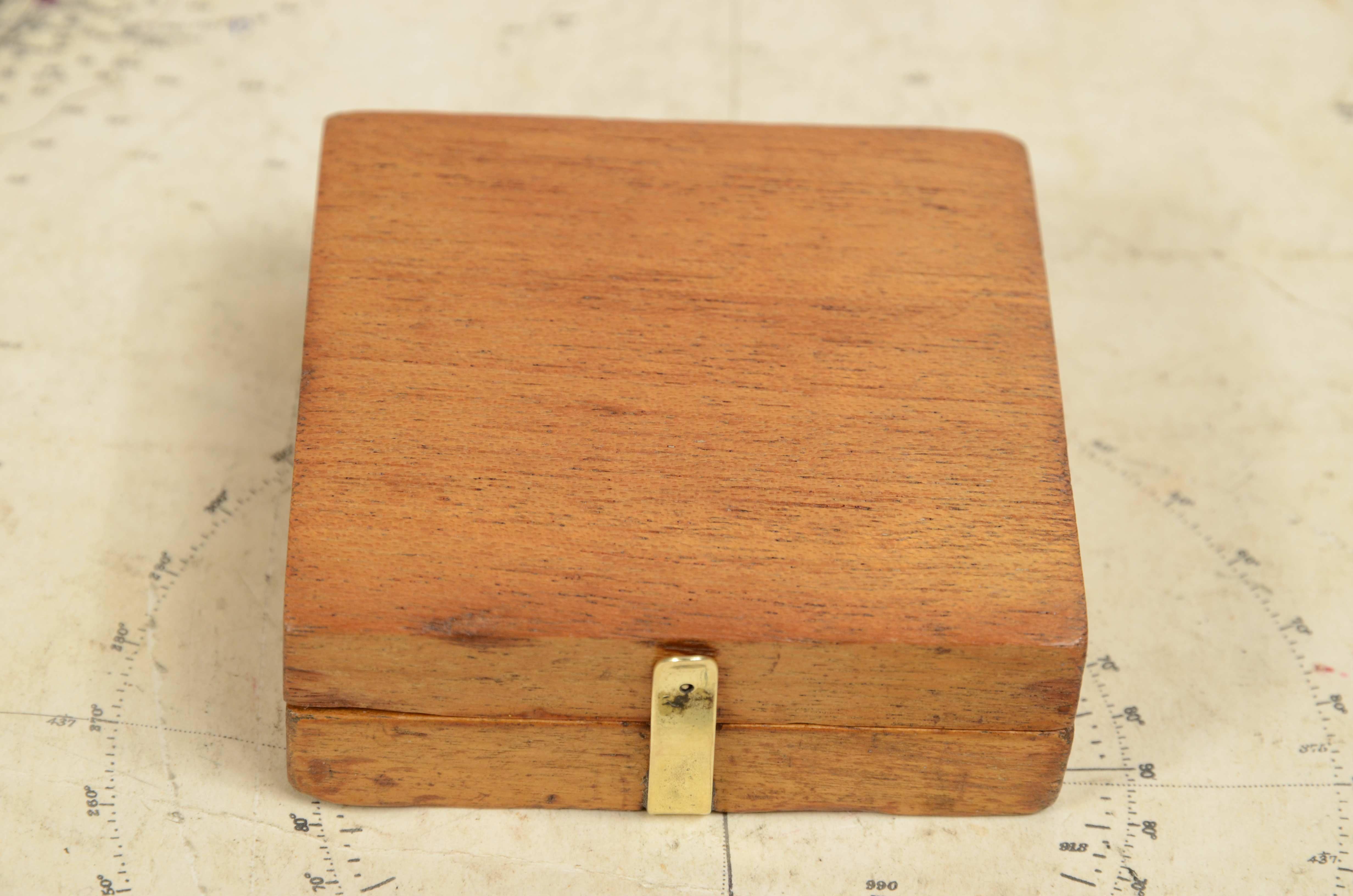 Small mahogany wood pocket compass in use WW1 aviation officers For Sale 8