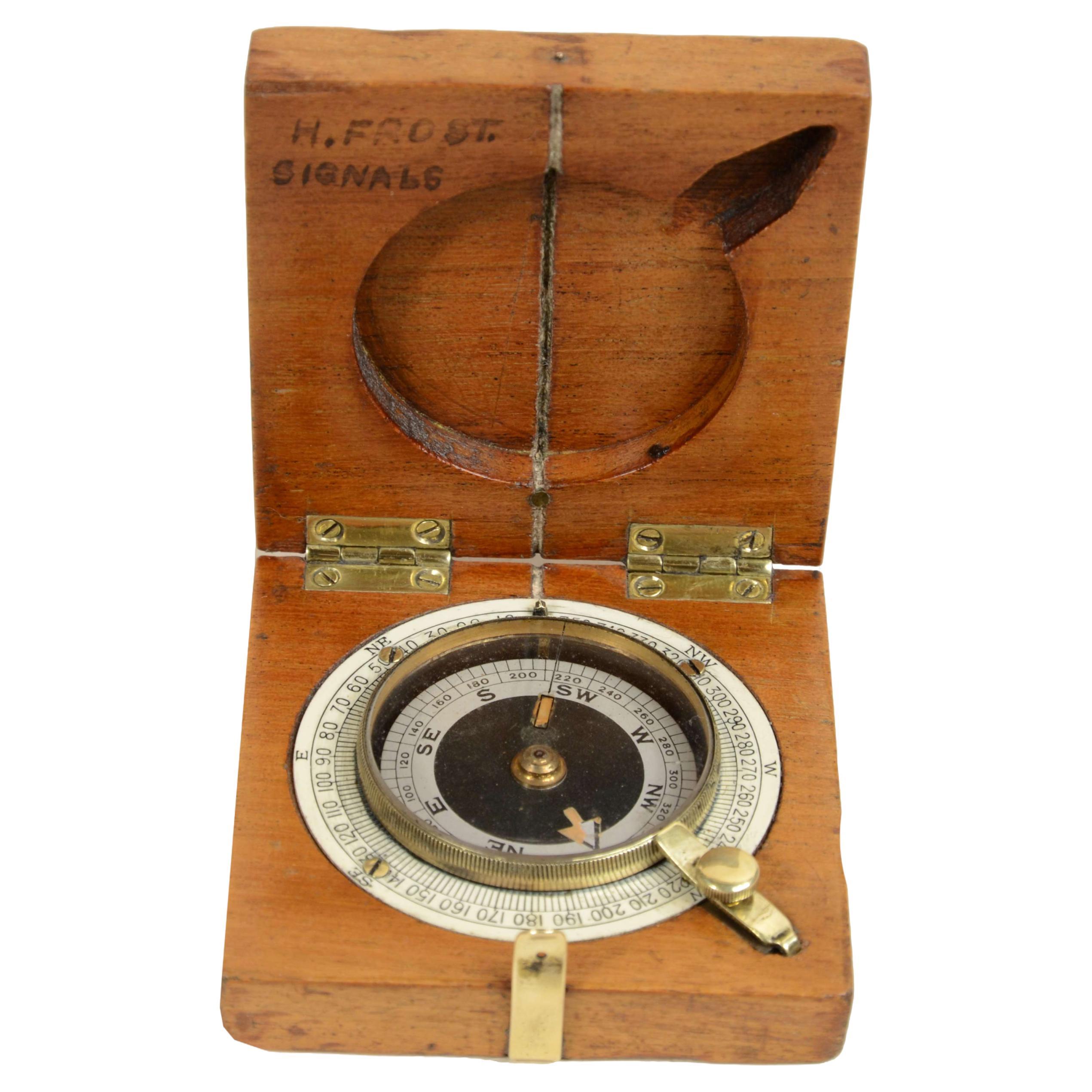 Small mahogany wood pocket compass in use WW1 aviation officers For Sale