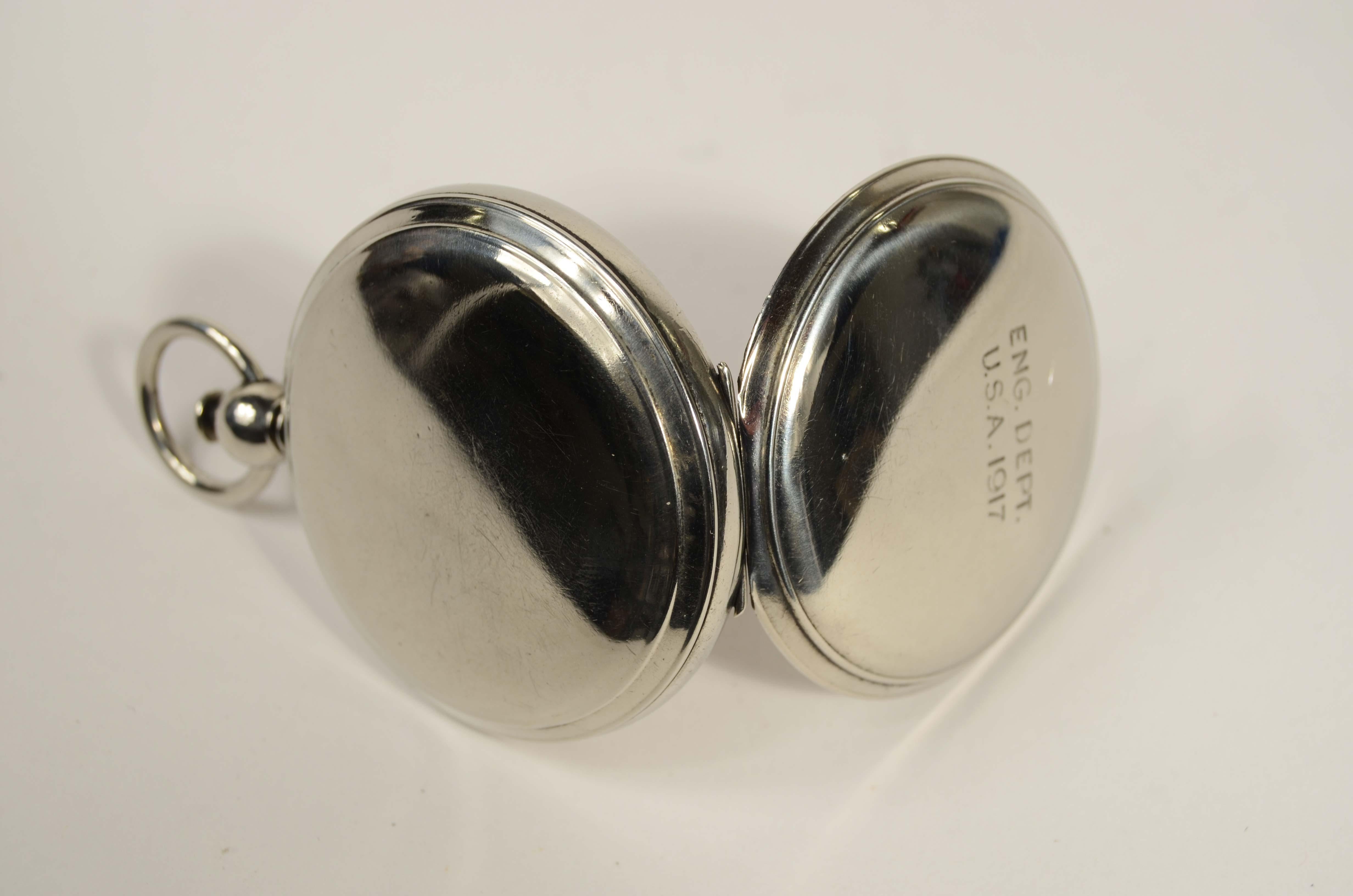 Laiton Petite boussole de poche en laiton chromé pour l'armée américaine en 1917 en vente