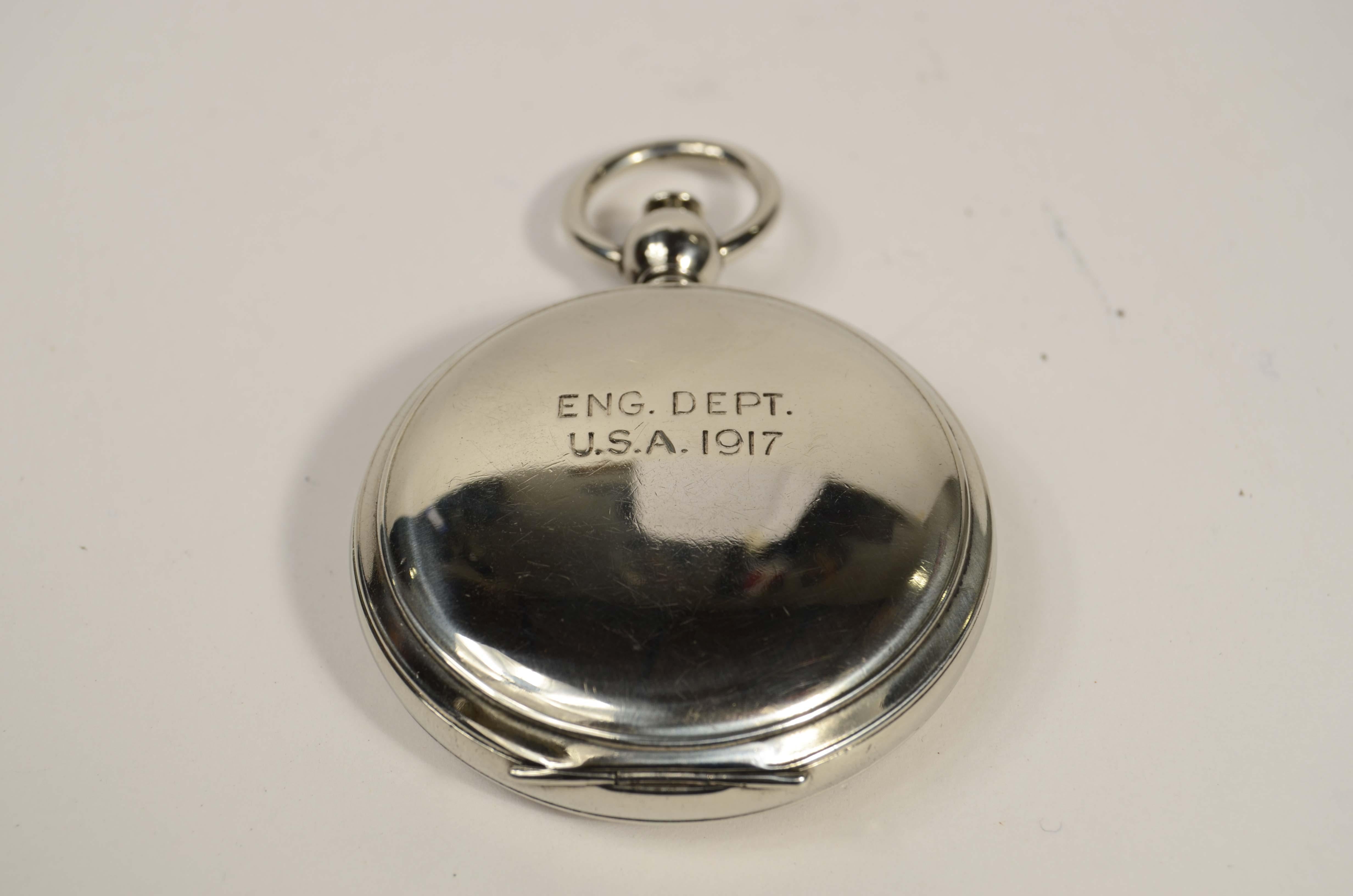 Petite boussole de poche en laiton chromé pour l'armée américaine en 1917 en vente 2