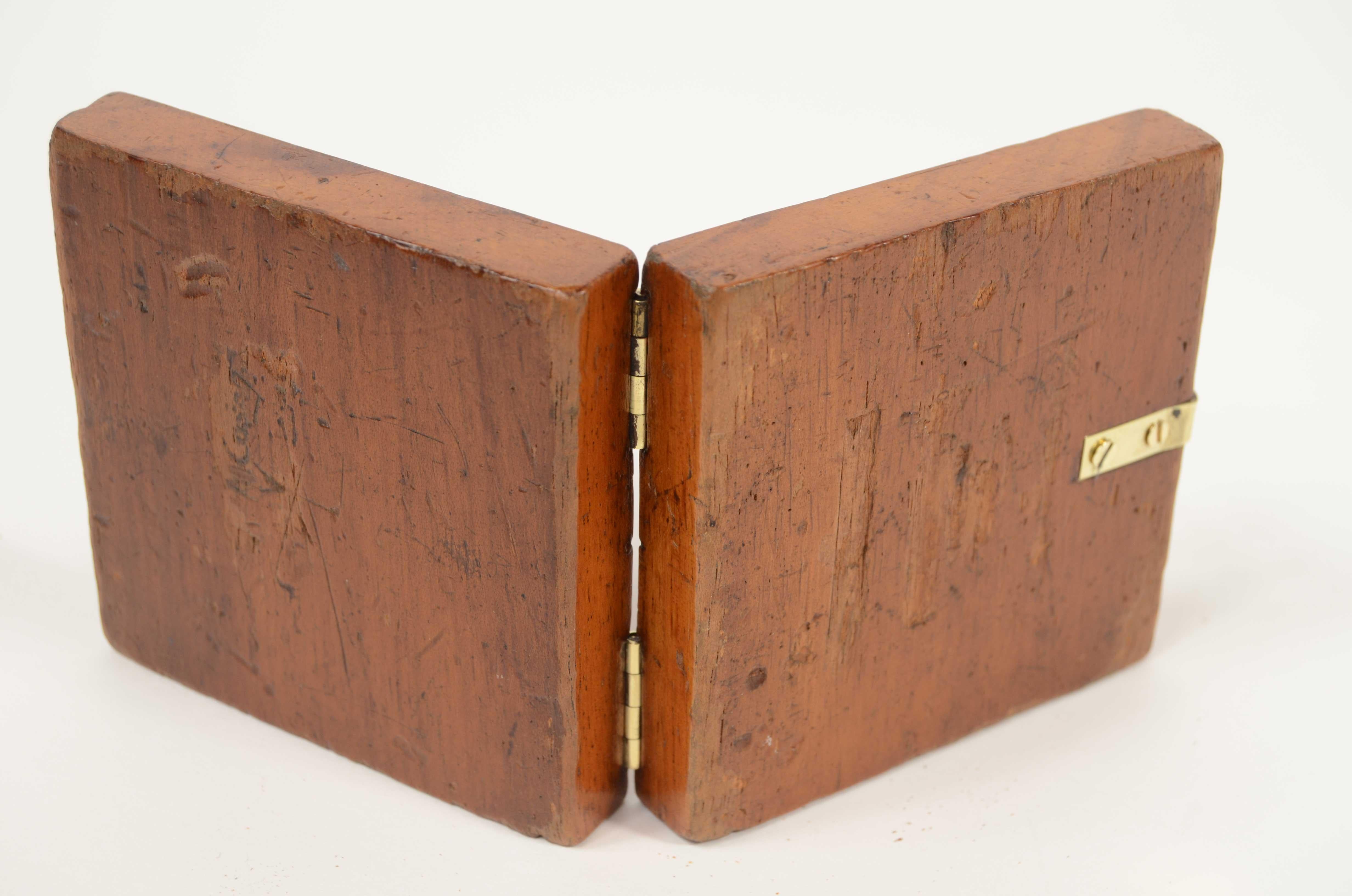 Piccola bussola in mogano e ottone in uso agli ufficiali aviazione inglese 1915 in vendita 6