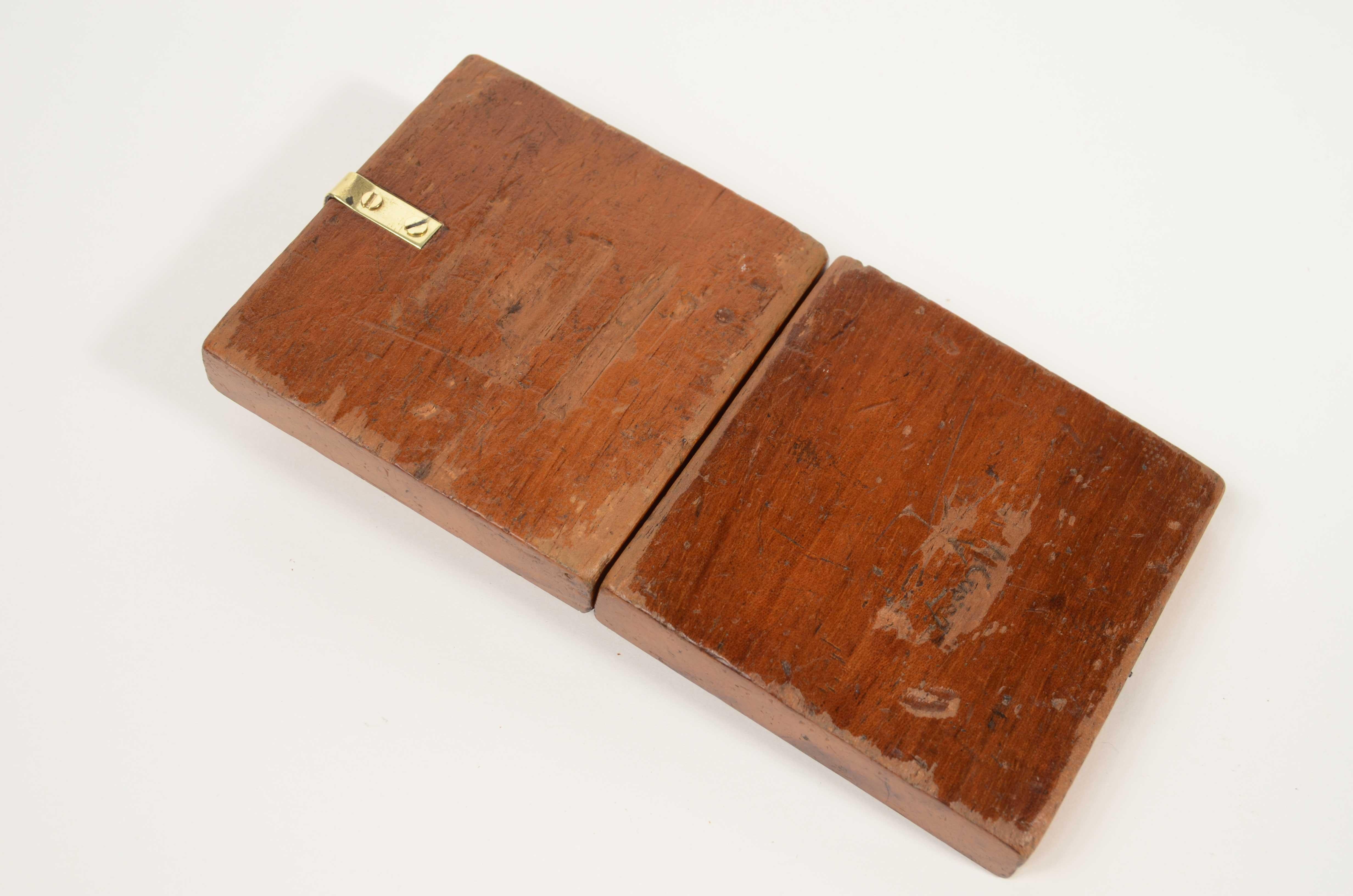 Piccola bussola in mogano e ottone in uso agli ufficiali aviazione inglese 1915 in vendita 2