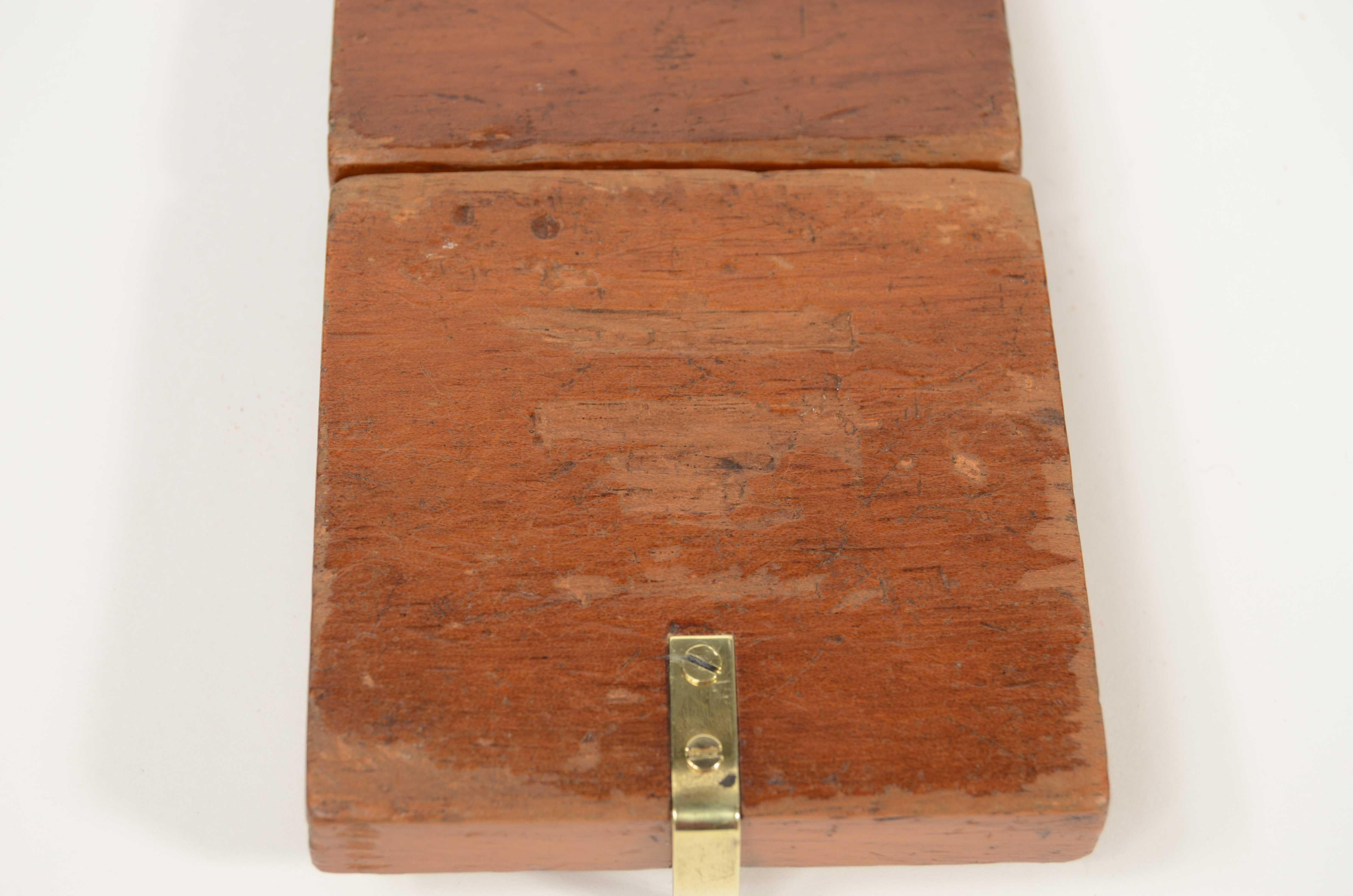 Piccola bussola in mogano e ottone in uso agli ufficiali aviazione inglese 1915 in vendita 3