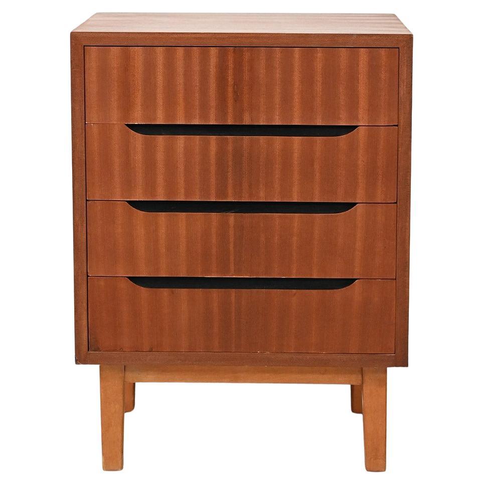 Piccola cassettiera scandinava in mogano anni 50