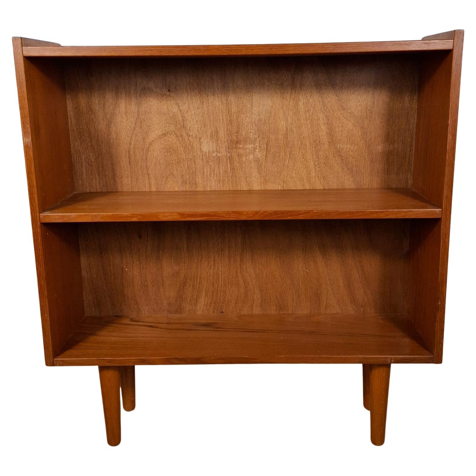 Small Mid-Century Danish Teak Bookcase - 1960s For Sale