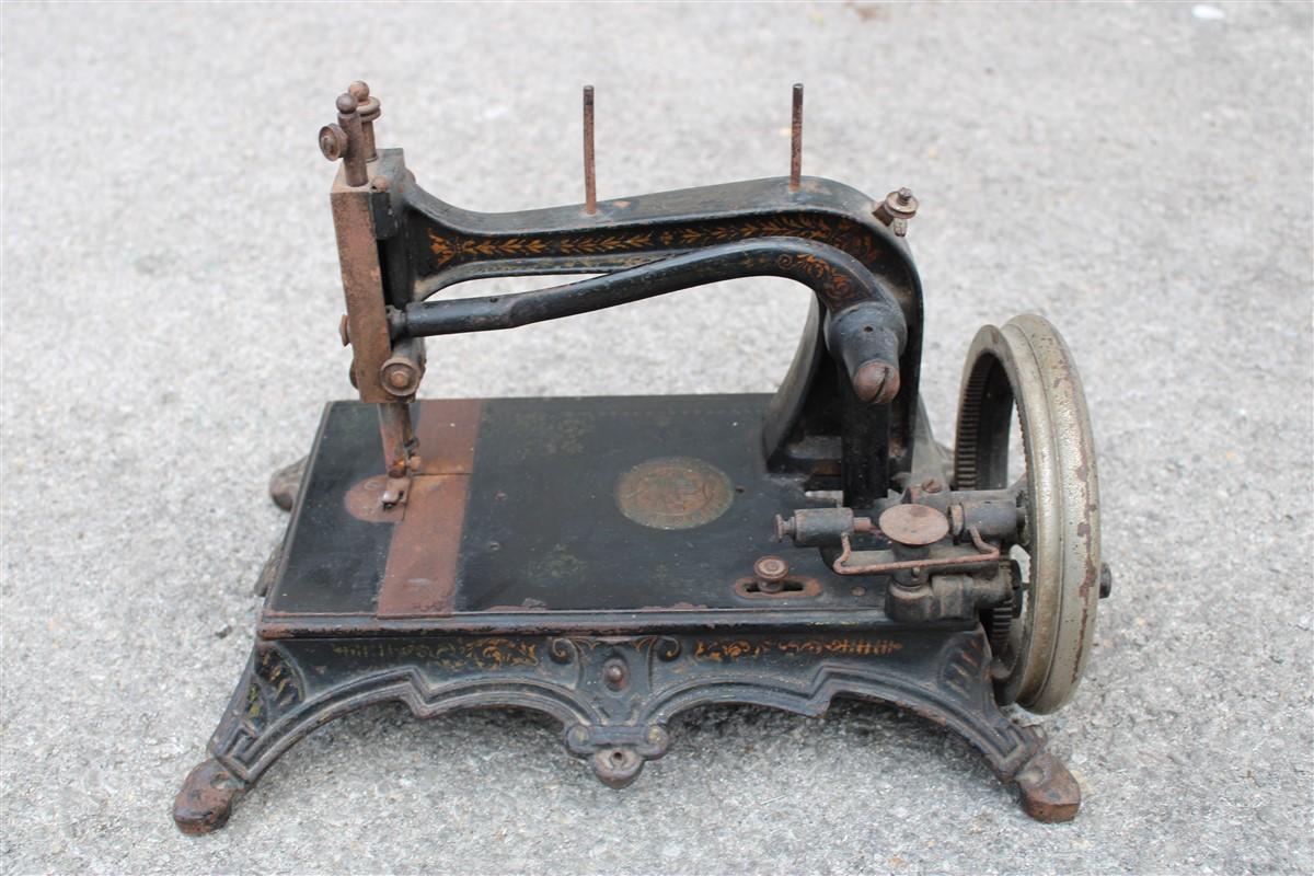 Small Cast Iron Sewing Machine 1890 Junker & Ruh Art Nouveau Germany For Sale 9