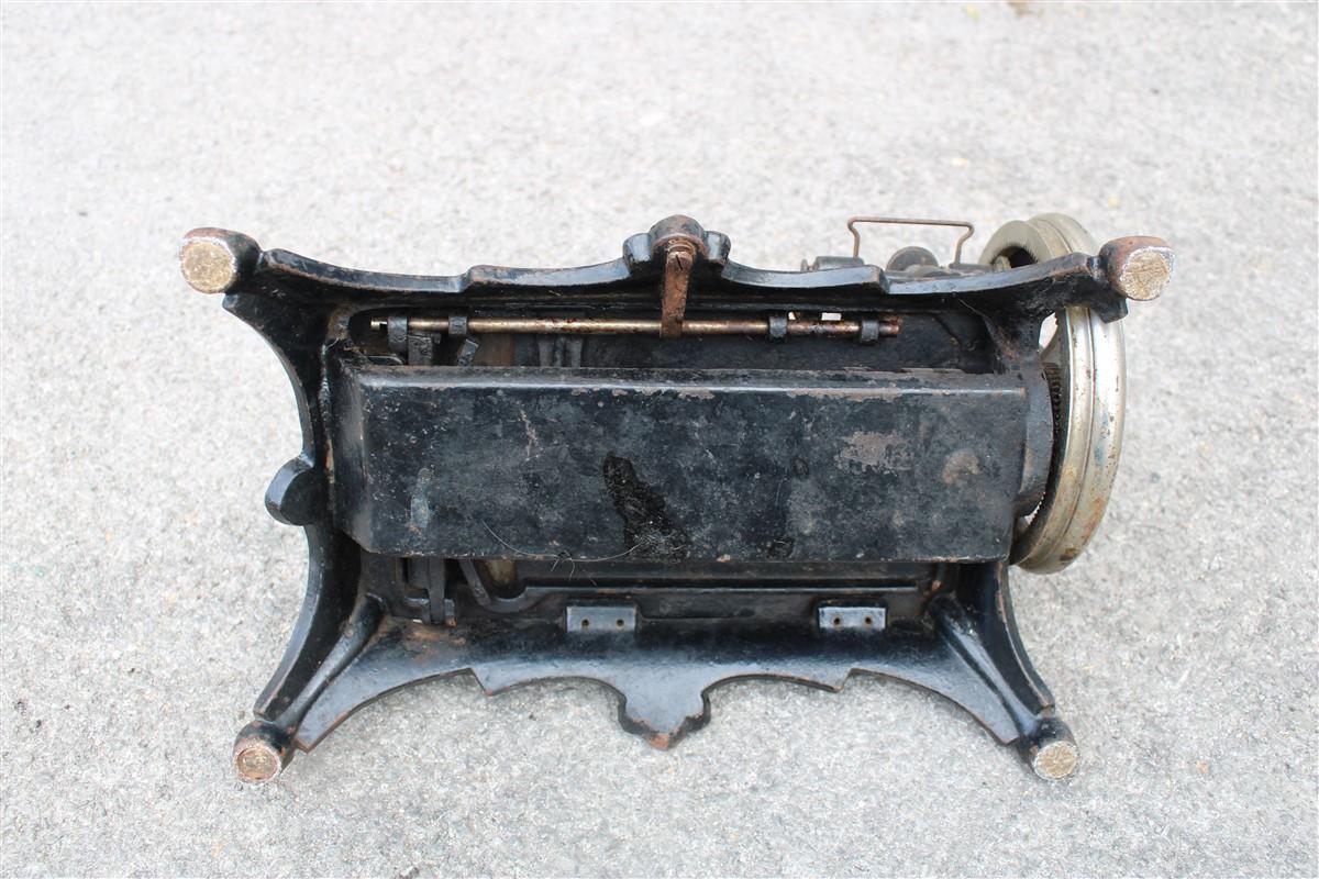 Small Cast Iron Sewing Machine 1890 Junker & Ruh Art Nouveau Germany For Sale 10