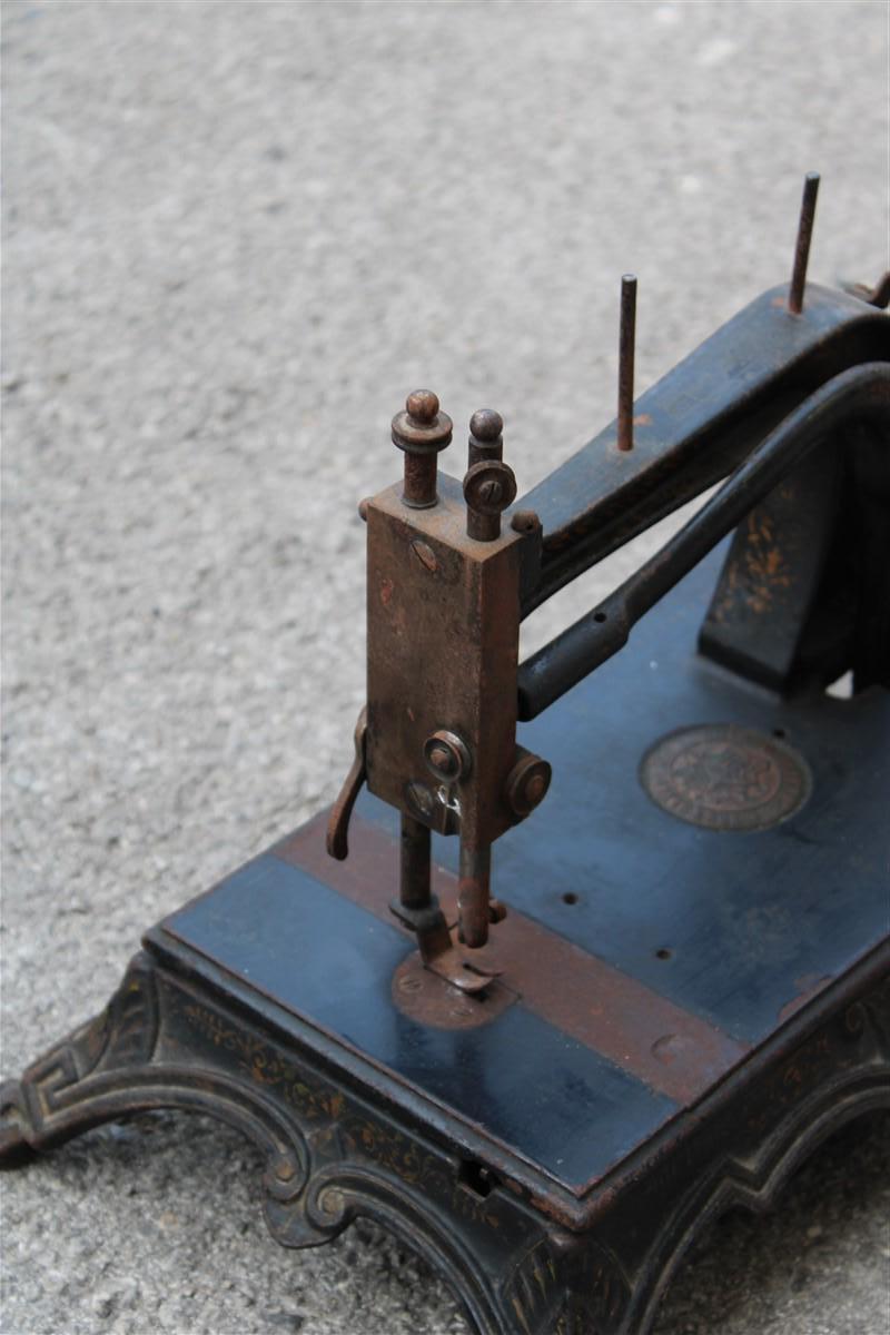 Metal Small Cast Iron Sewing Machine 1890 Junker & Ruh Art Nouveau Germany For Sale