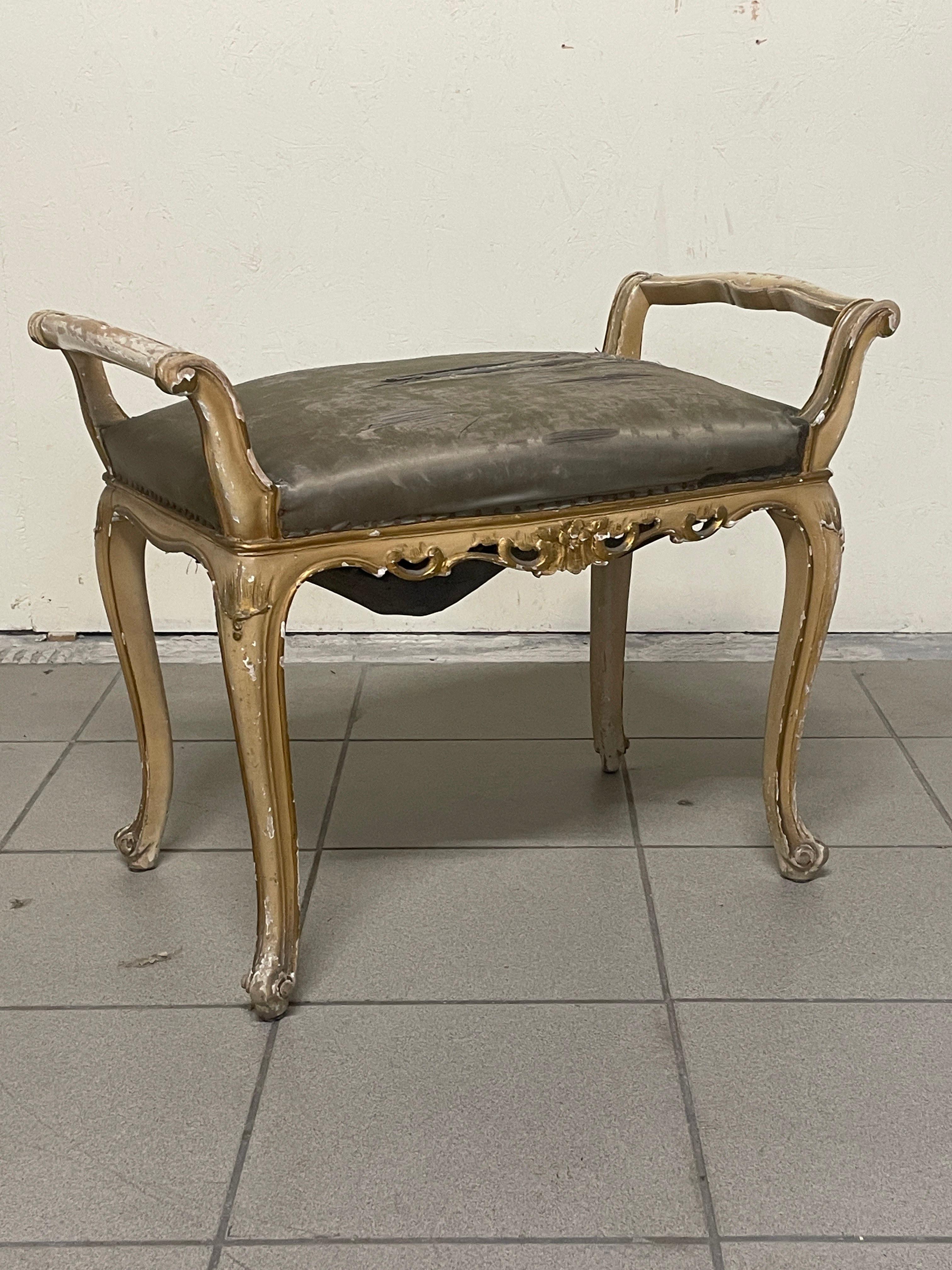 Small 1940s Louis XV style bench For Sale 7