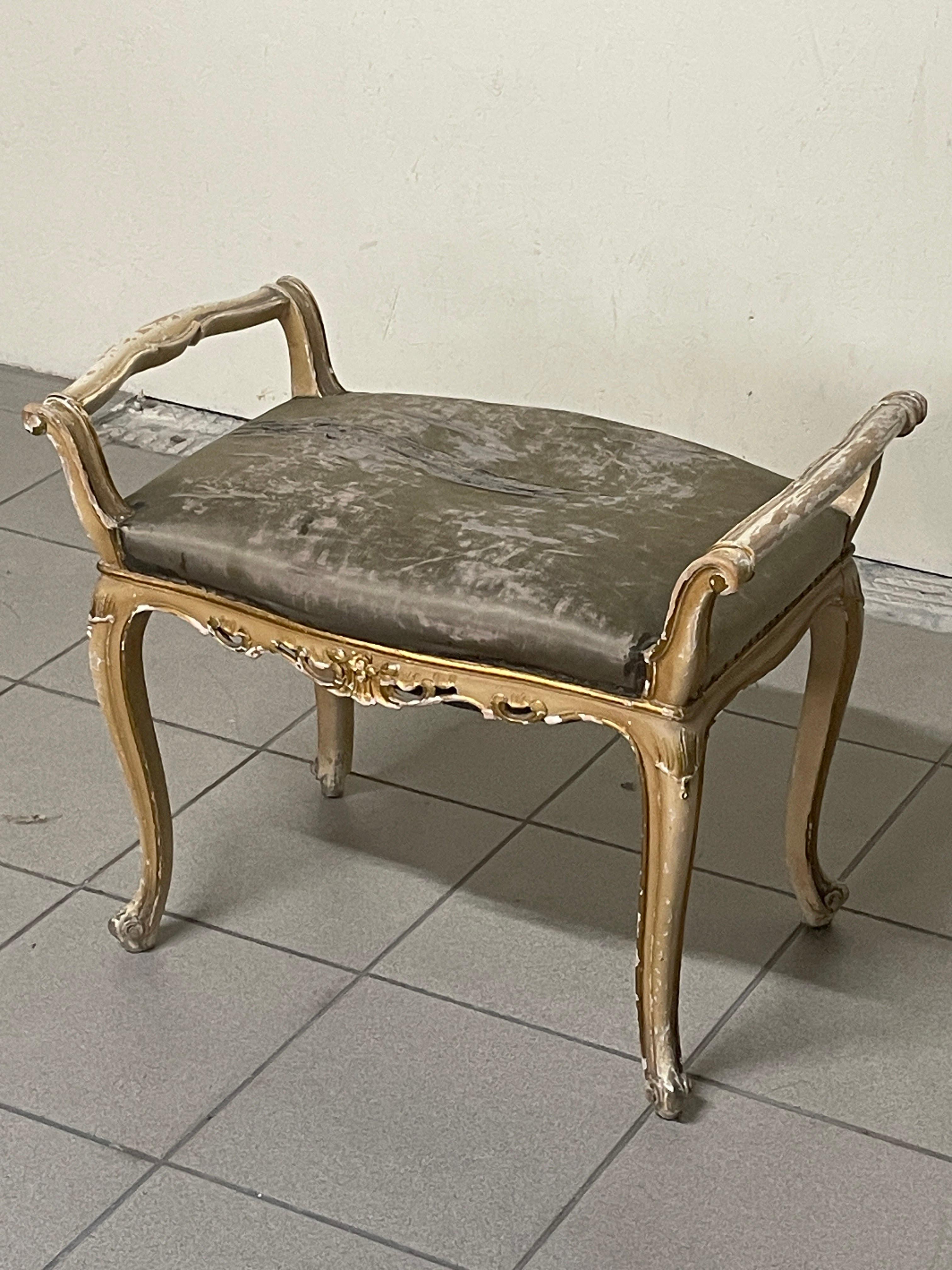 Italian Small 1940s Louis XV style bench For Sale