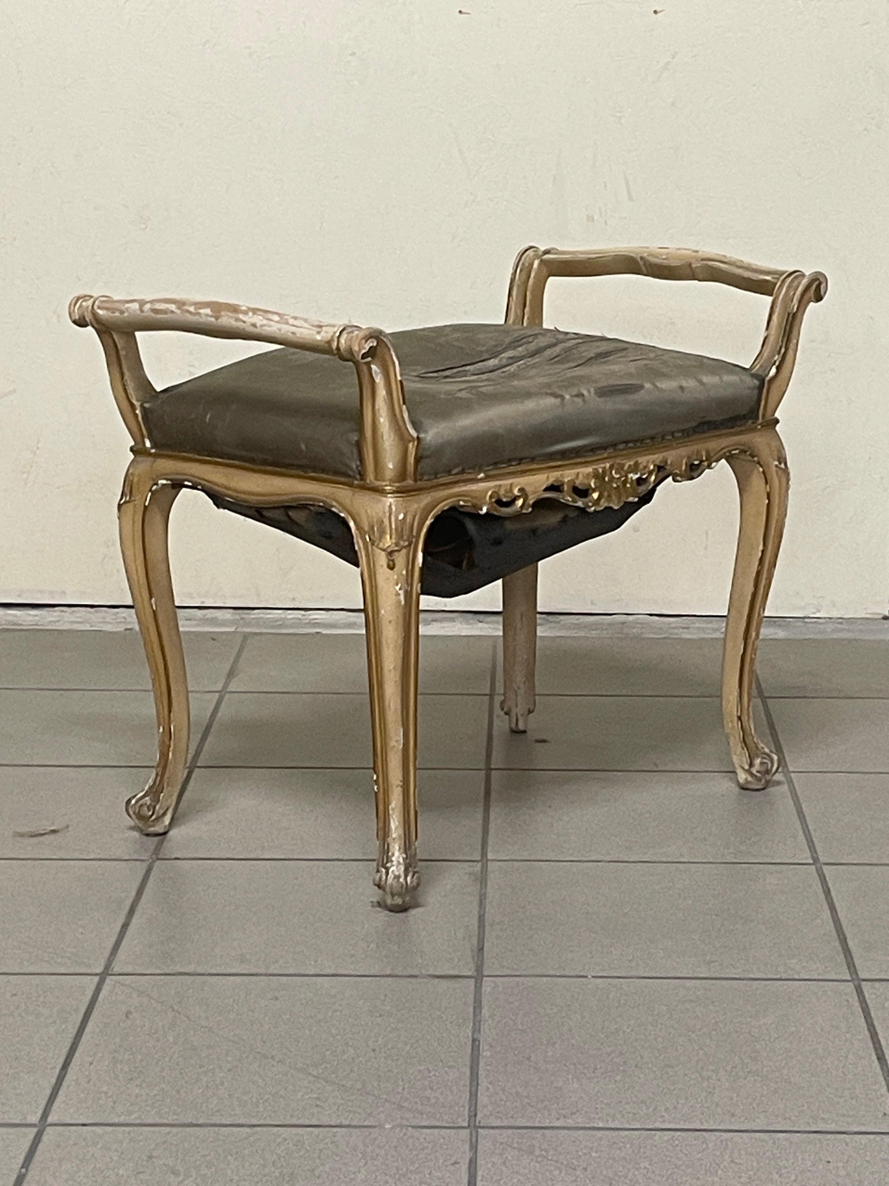Small 1940s Louis XV style bench For Sale 2
