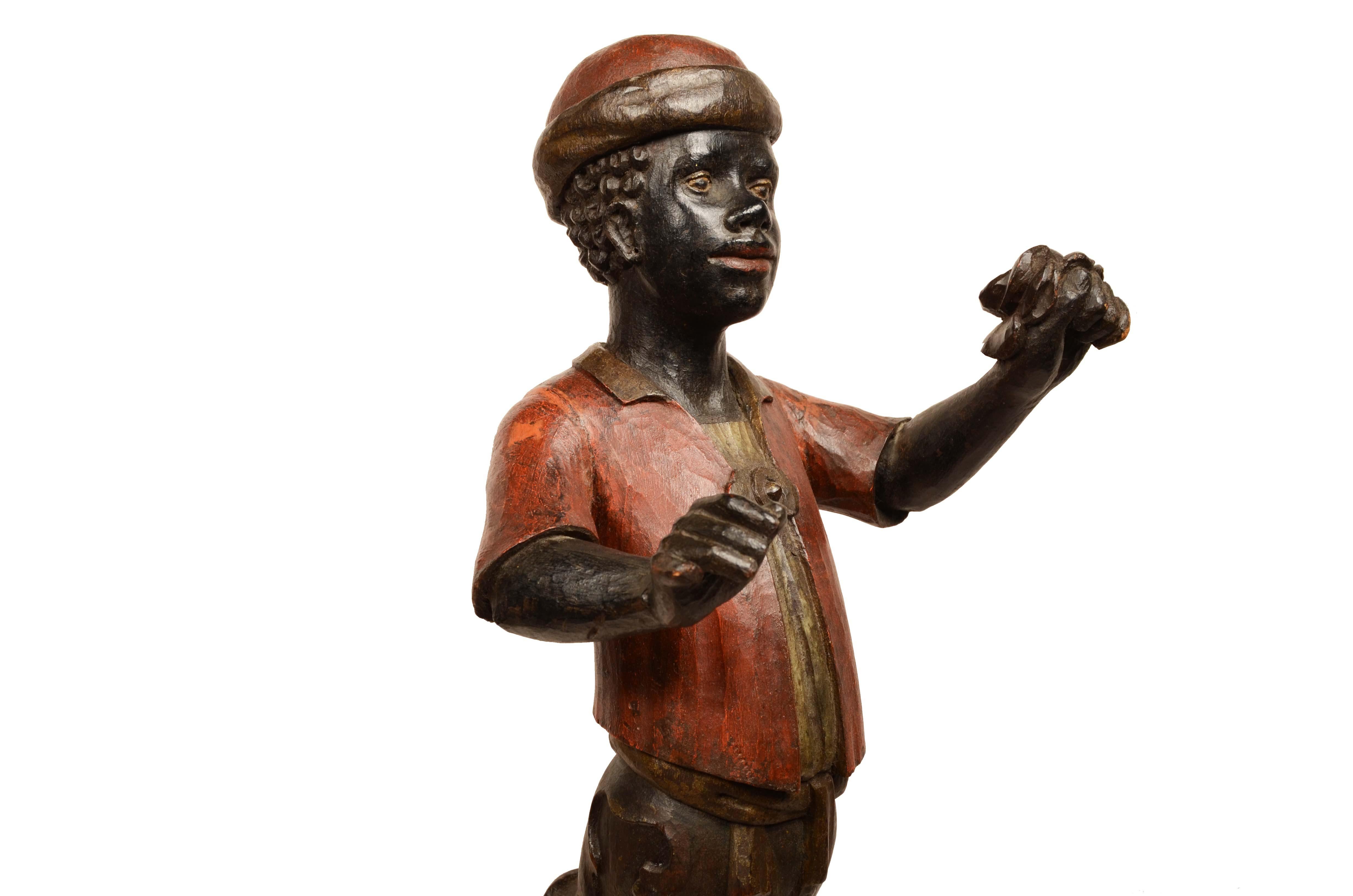 Pequeño mascarón de proa de madera tallada que representa al joven Moretto Venecia finales del siglo XIX en venta 5