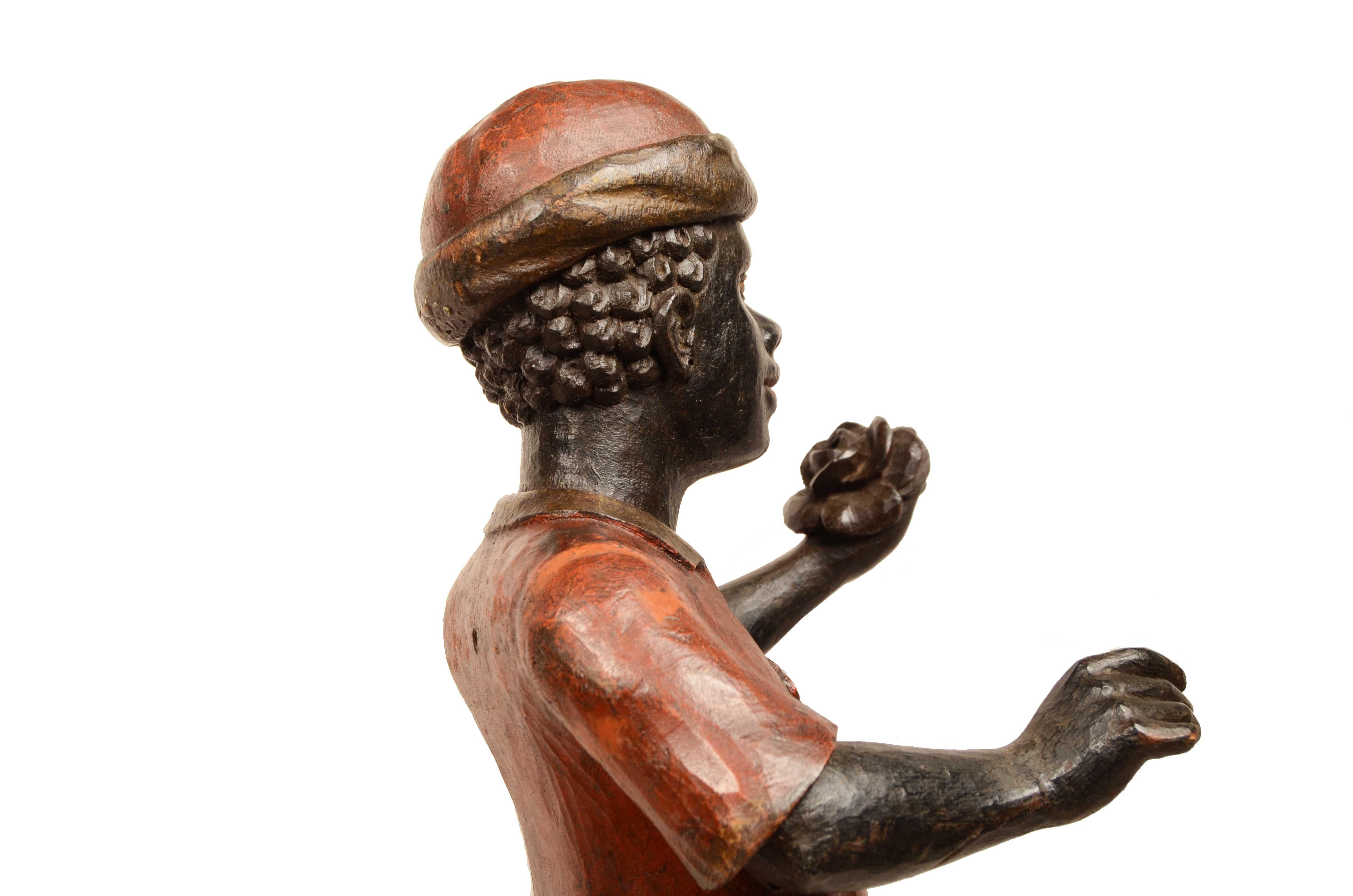 Pequeño mascarón de proa de madera tallada que representa al joven Moretto Venecia finales del siglo XIX en venta 10