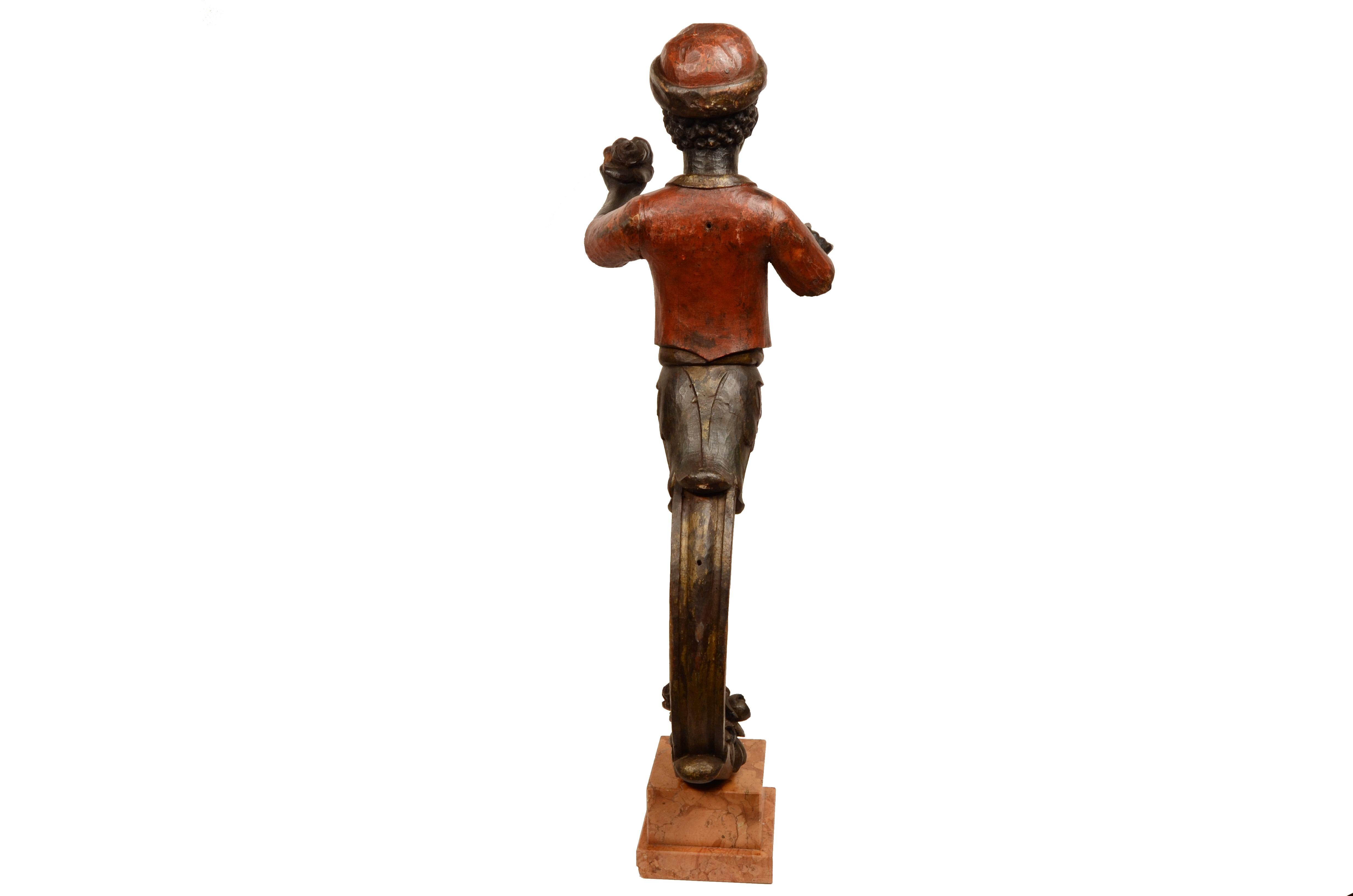 Pequeño mascarón de proa de madera tallada que representa al joven Moretto Venecia finales del siglo XIX en venta 2