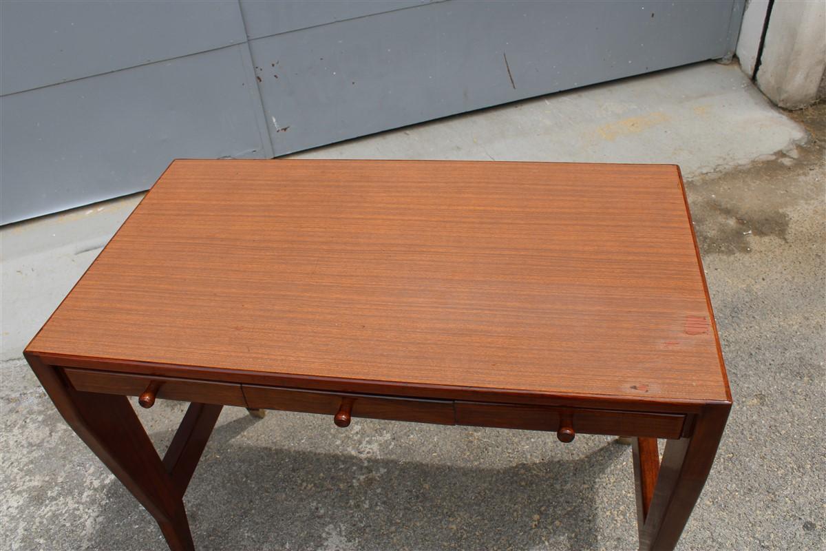Piccola Scrivania in Noce e laminato con Cassetti Gio Ponti 1950 con Autentica in vendita 3