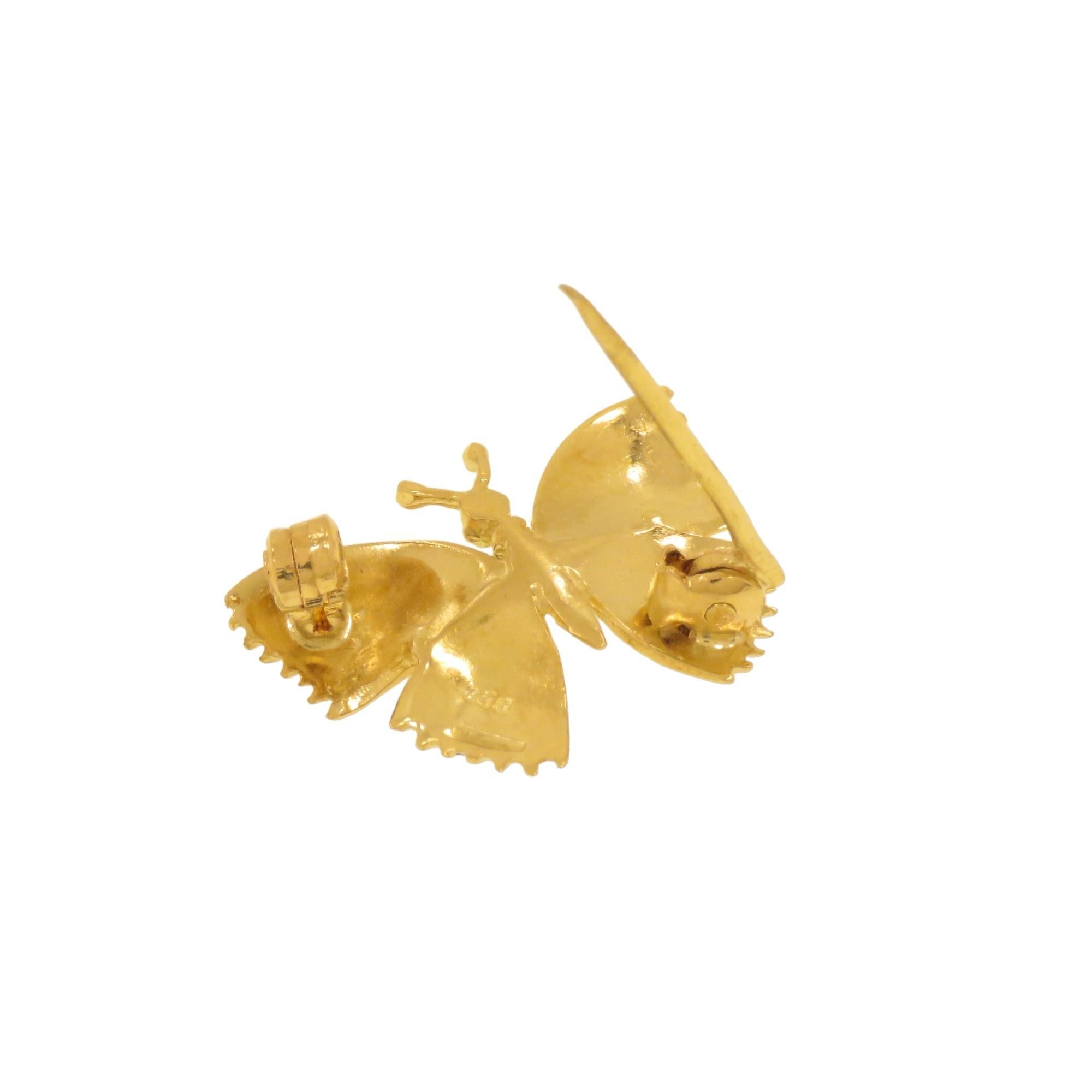 Piccola spilla farfalla con smalto in oro giallo In Excellent Condition For Sale In Milano, IT