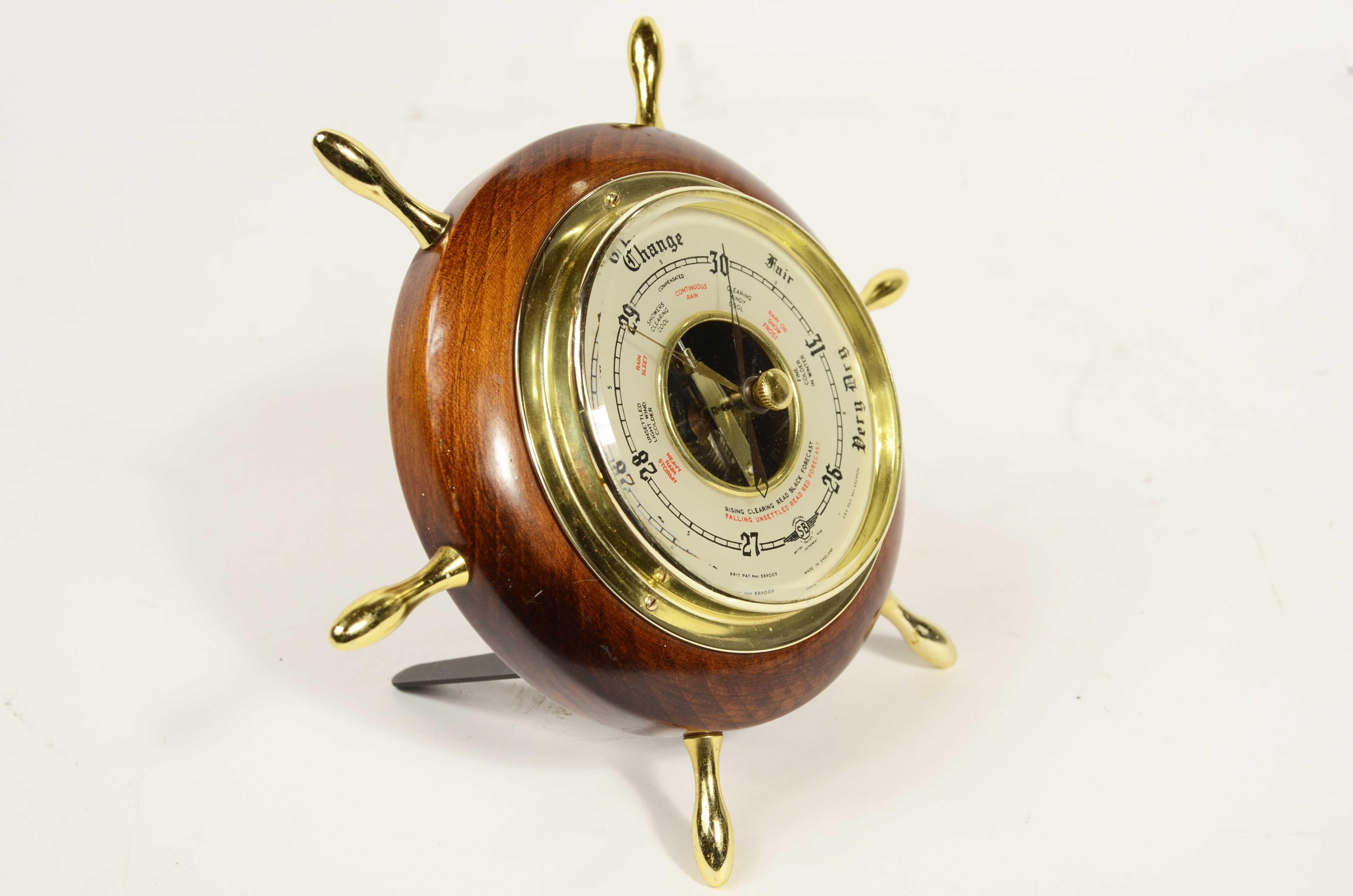 Kleines Aneroid-Wand- und Tischbarometer aus Holz und Messing  1950 im Angebot 1