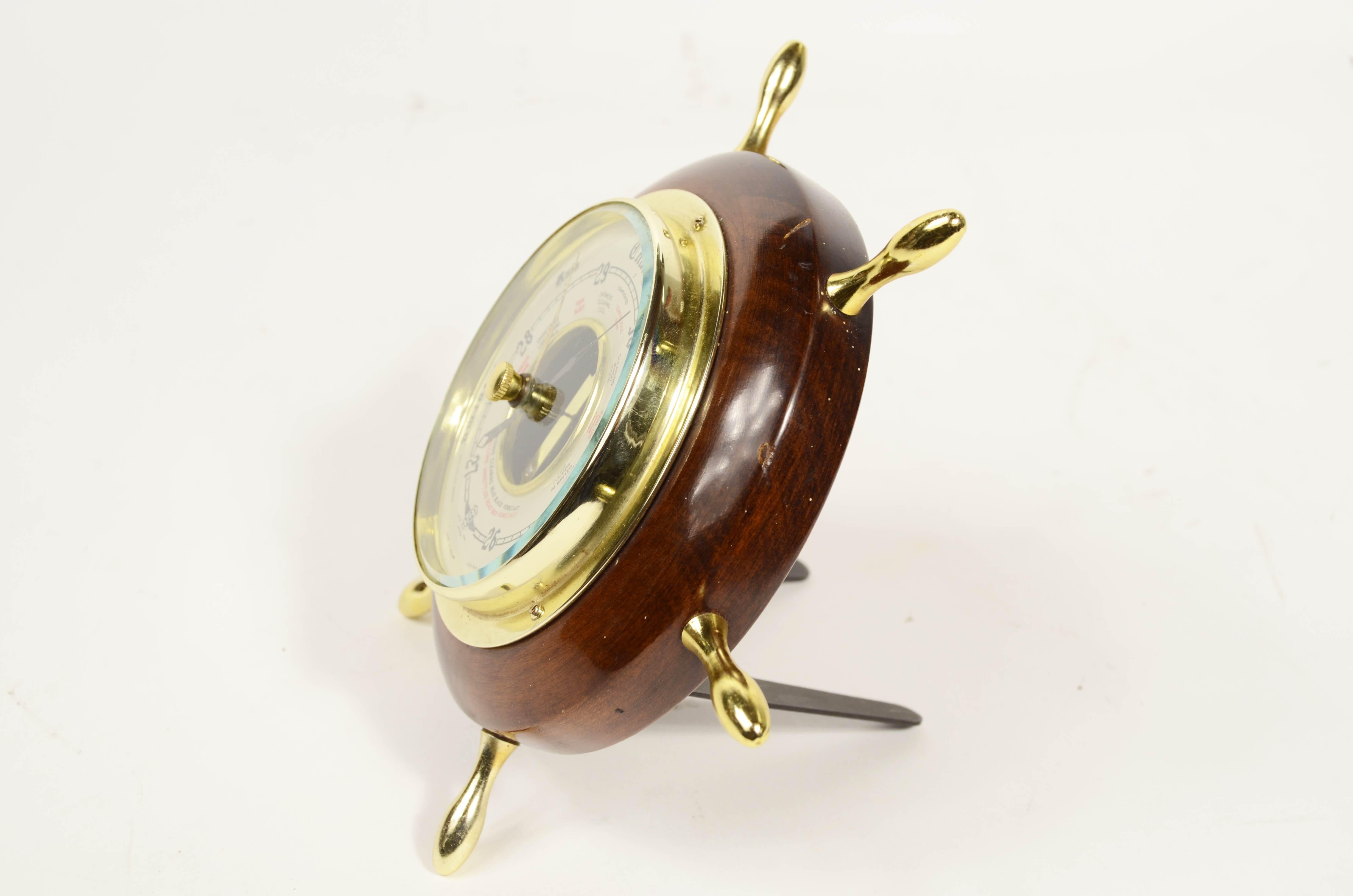 Kleines Aneroid-Wand- und Tischbarometer aus Holz und Messing  1950 im Angebot 2