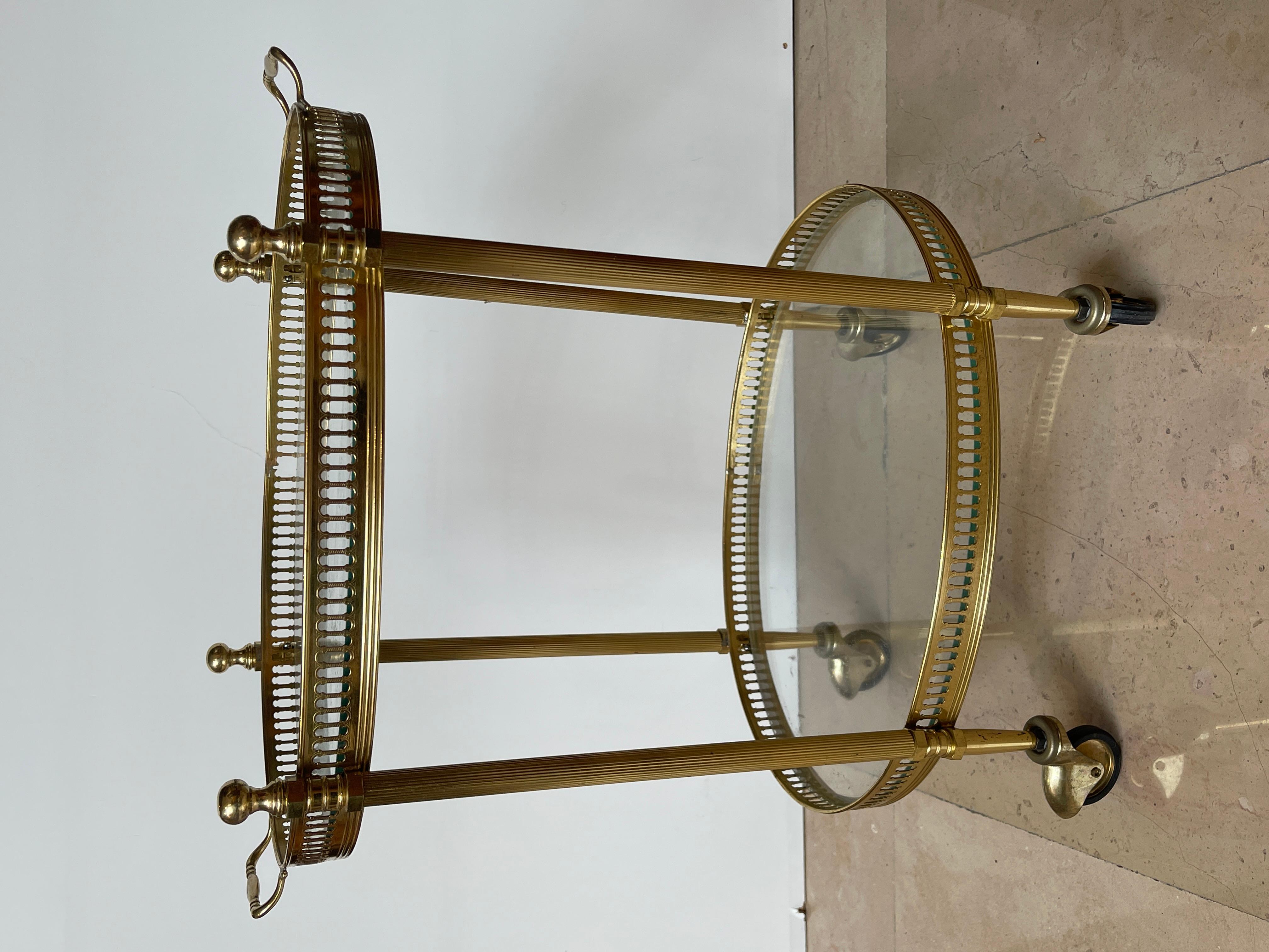 Italian Piccolo carrello da bar ovale in ottone vintage degli anni '70 en vente