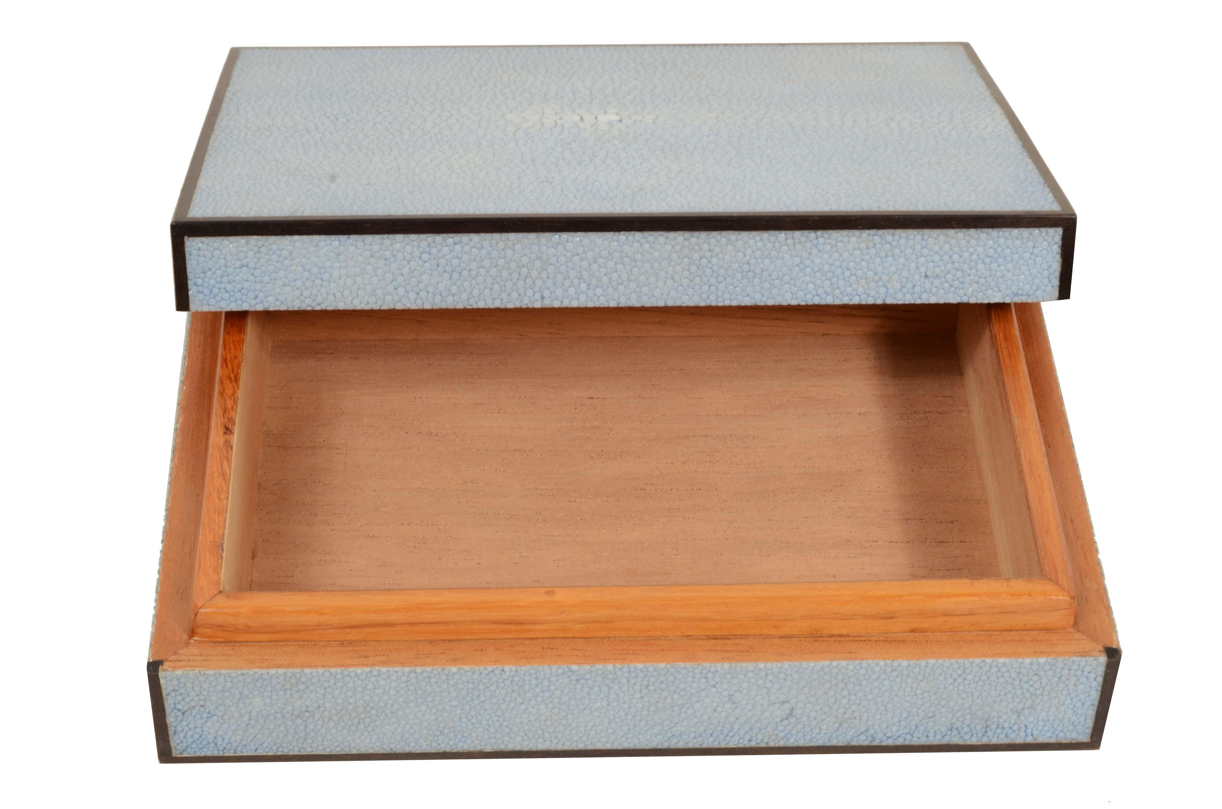 Small cigar box made of teak covered with Galuchat and ebony 1970s In Good Condition For Sale In Milan, IT
