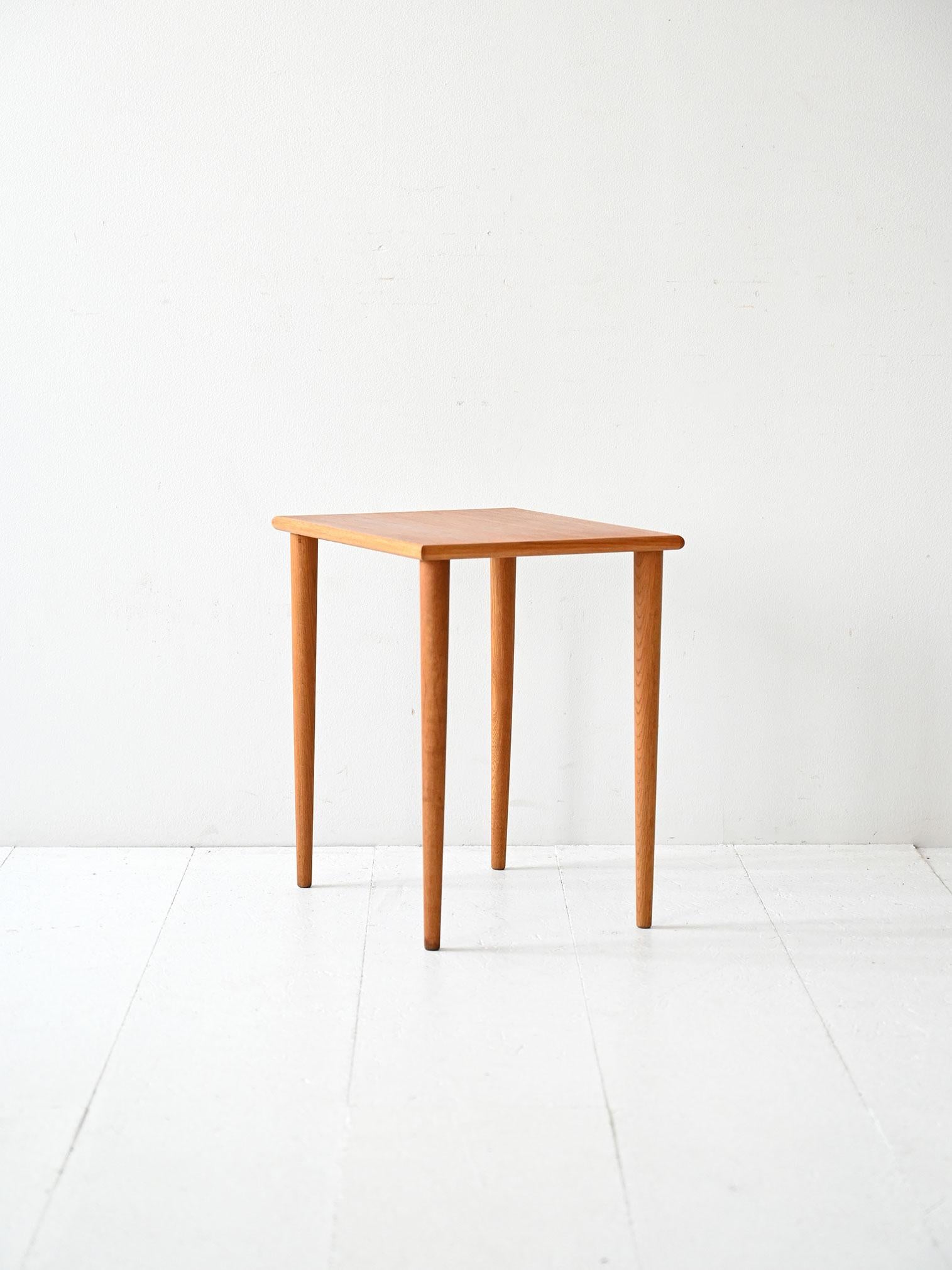 Scandinavian Modern Small Scandinavian 1950s coffee table with turned legs For Sale