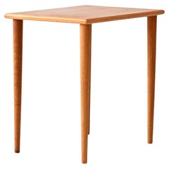 Small Scandinavian 1950s coffee table with turned legs