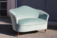 Kleines 2-Sitzer Sofa Cesare Lacca Italien 1950er Jahre restauriert Grüner Samt