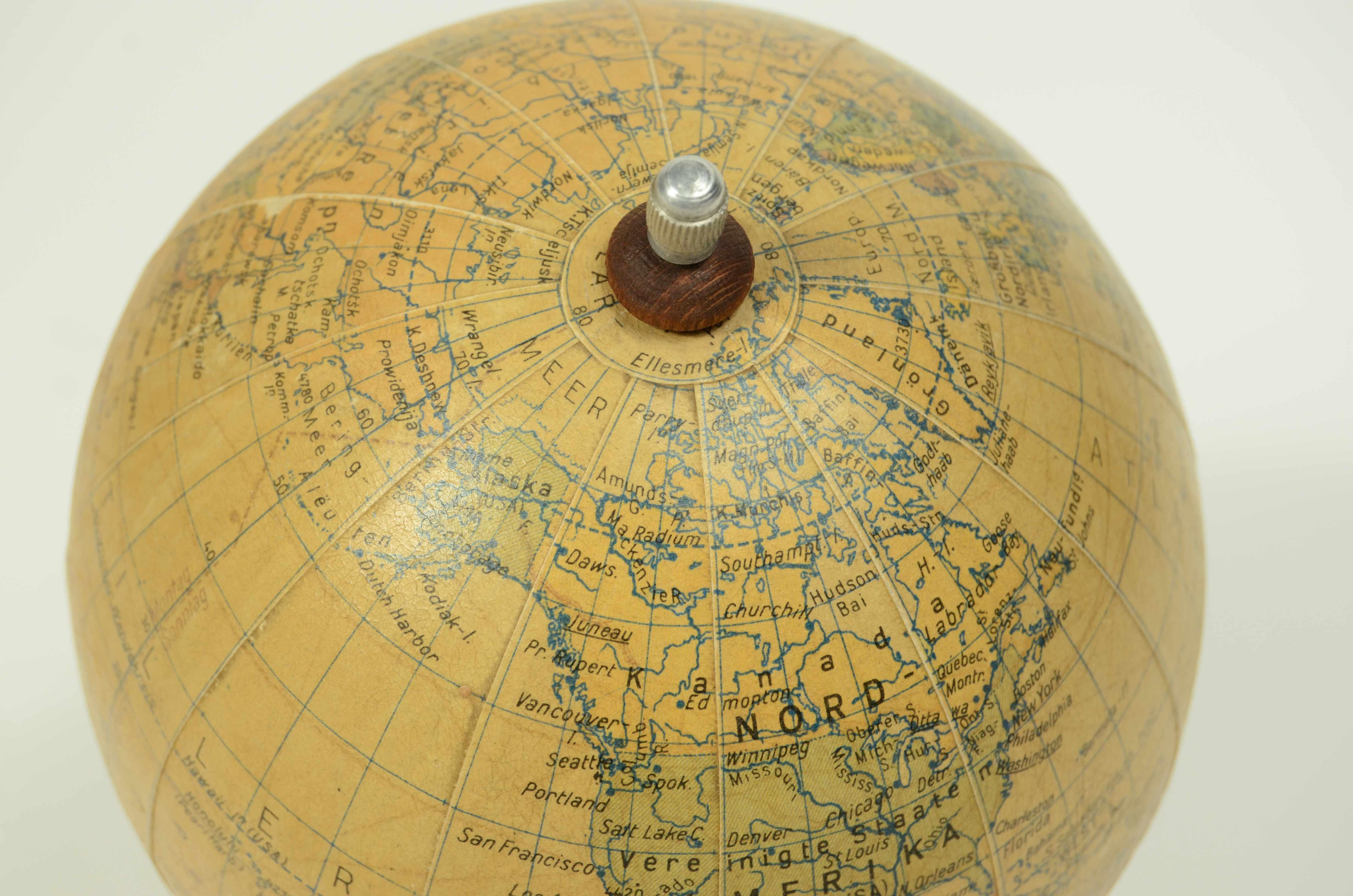 Piccolo globo terrestre edito da Räths Politischer Erdglobus DDR anni '50 im Angebot 9