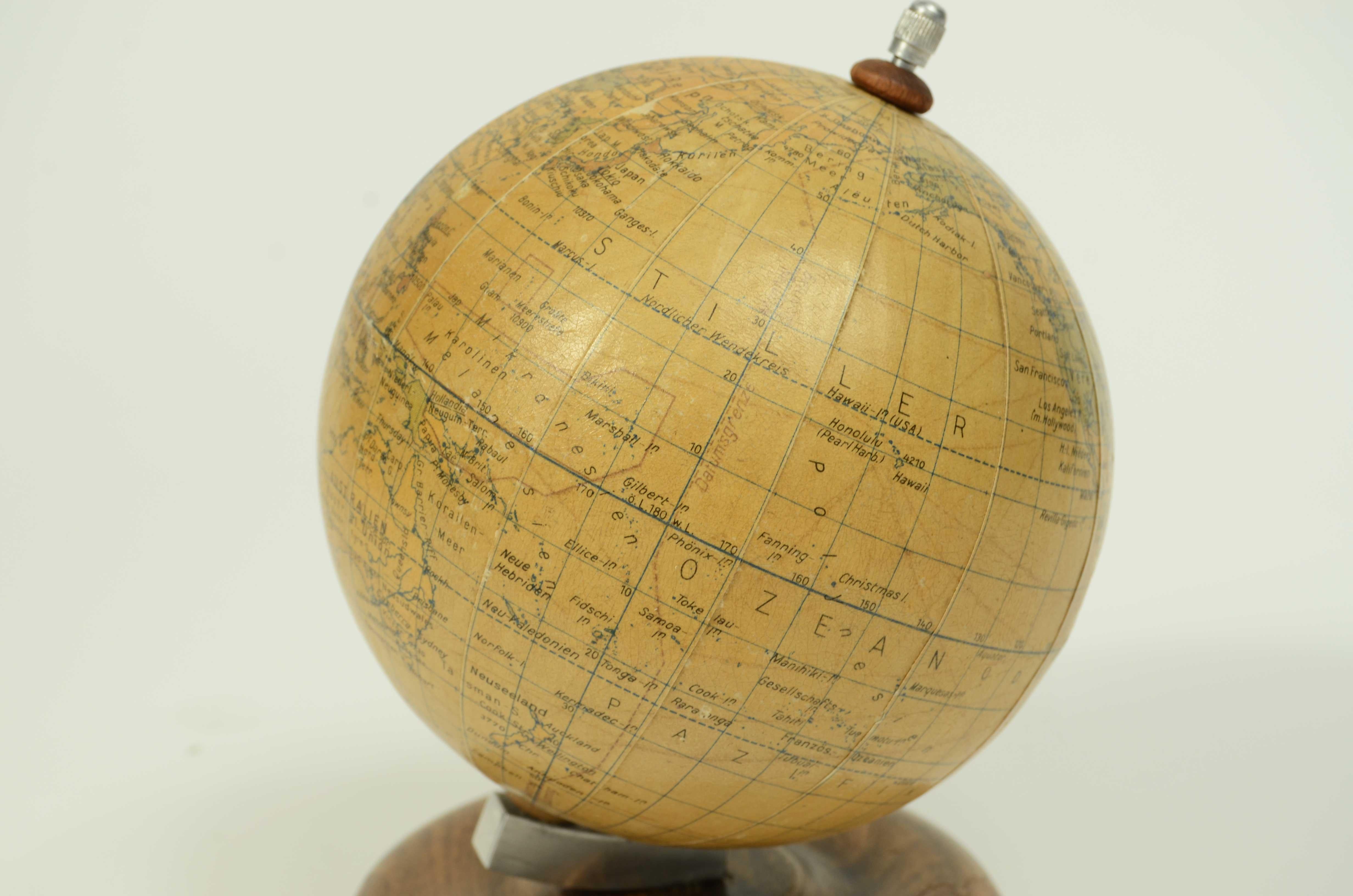 Piccolo globo terrestre edito da Räths Politischer Erdglobus DDR anni '50 im Angebot 2
