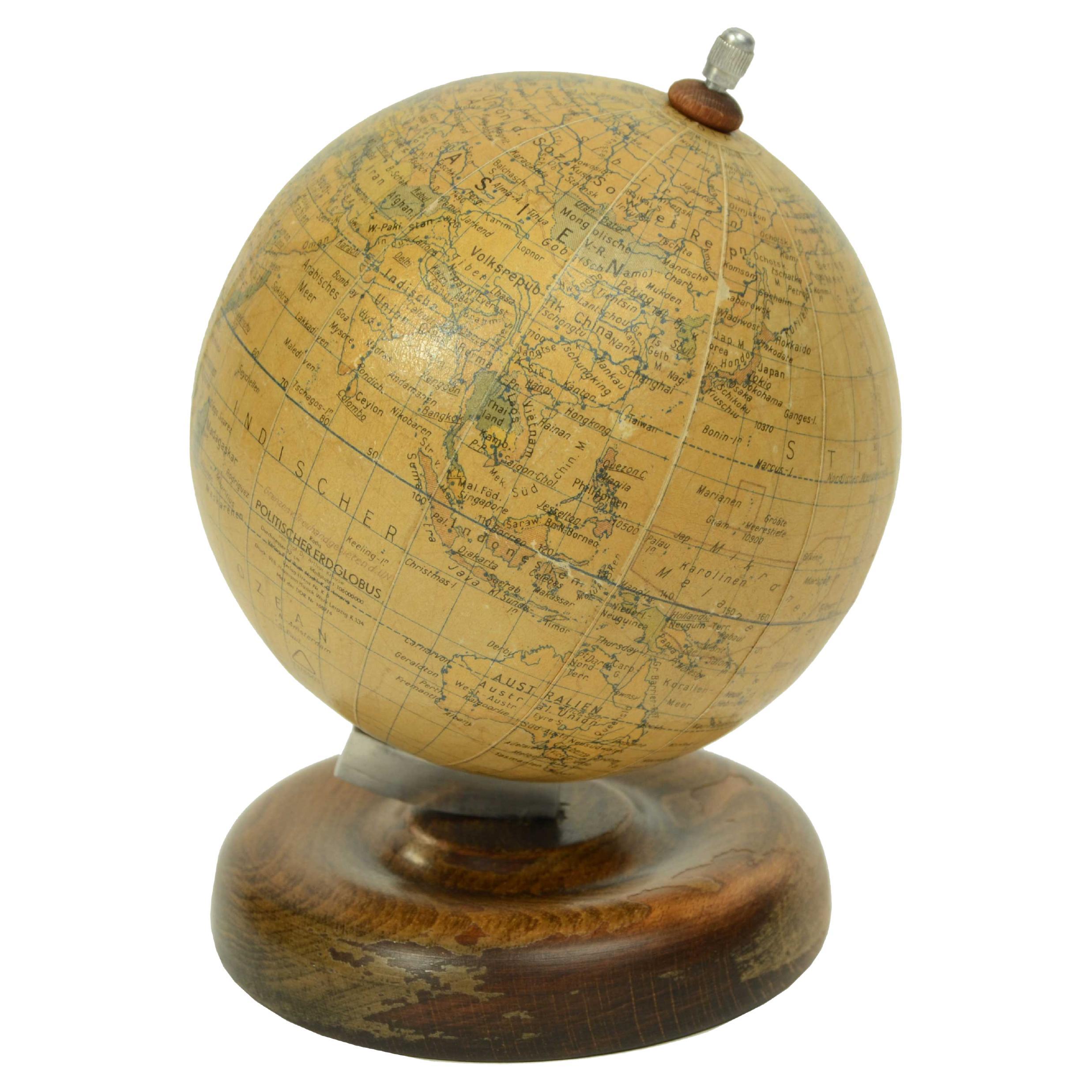 Piccolo globo terrestre edito da Räths Politischer Erdglobus DDR anni '50 im Angebot