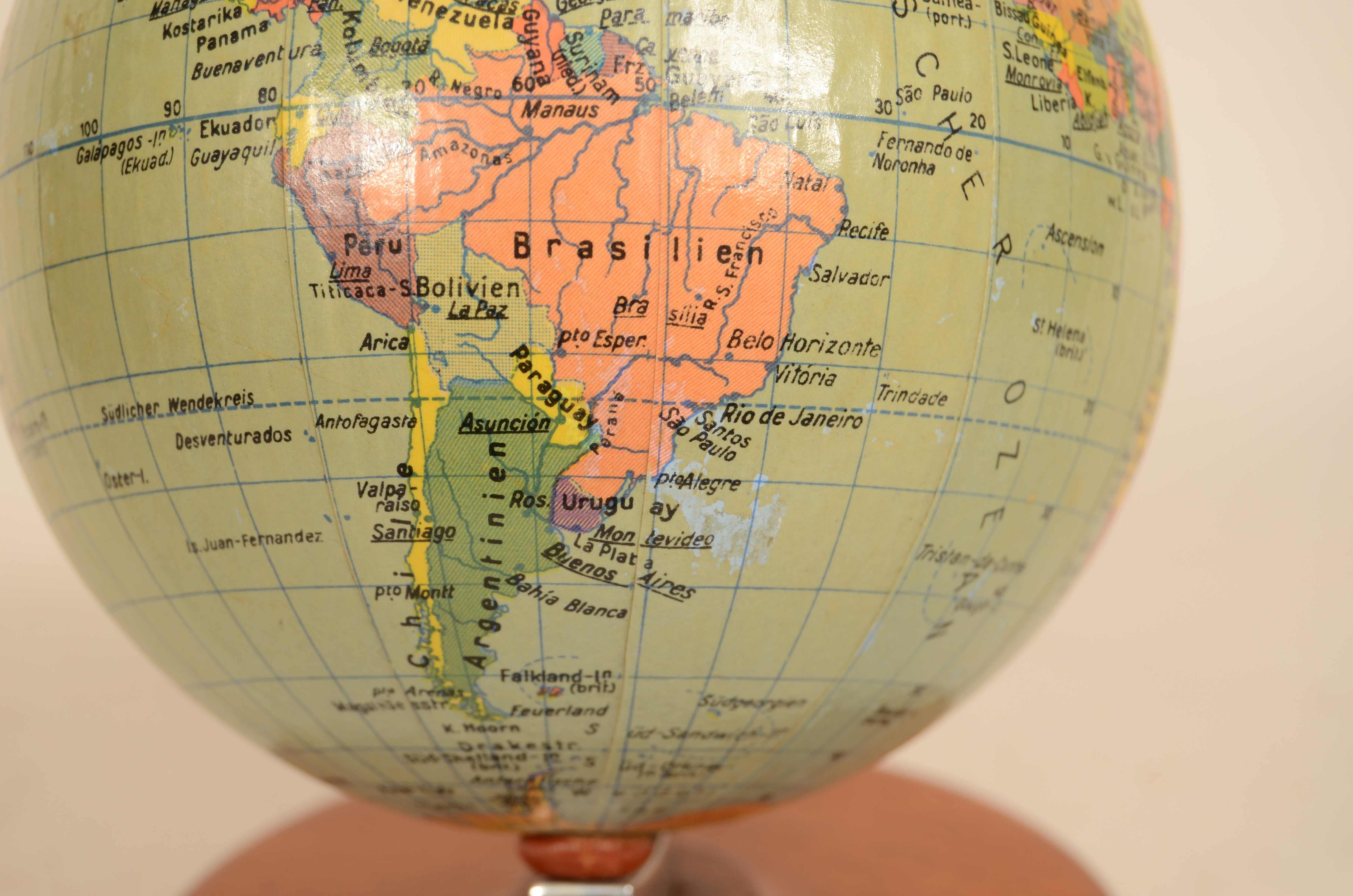 Small globe published by Räths Politischer Erdglobus from the 1950s 5