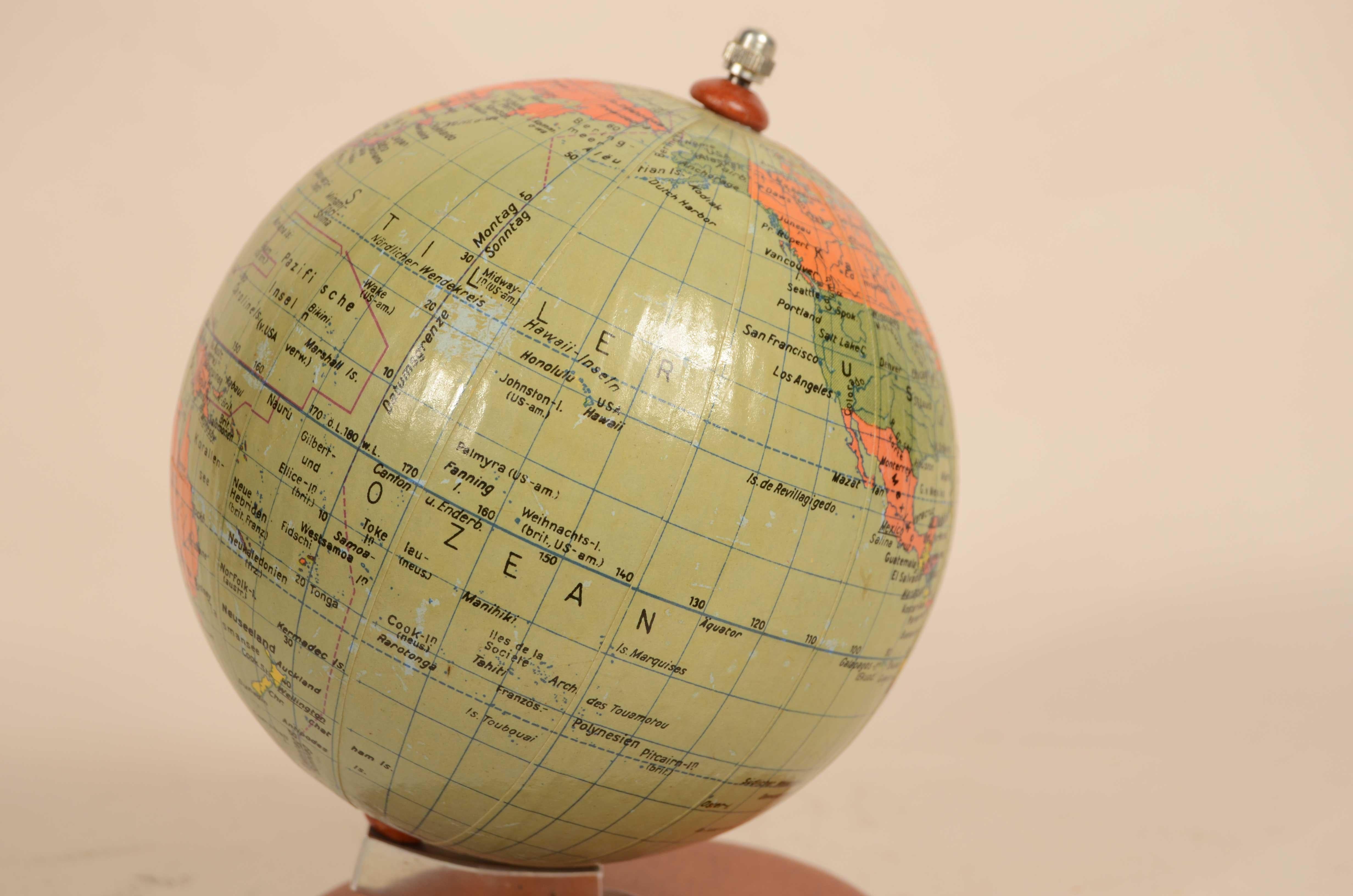 Small globe published by Räths Politischer Erdglobus from the 1950s 1