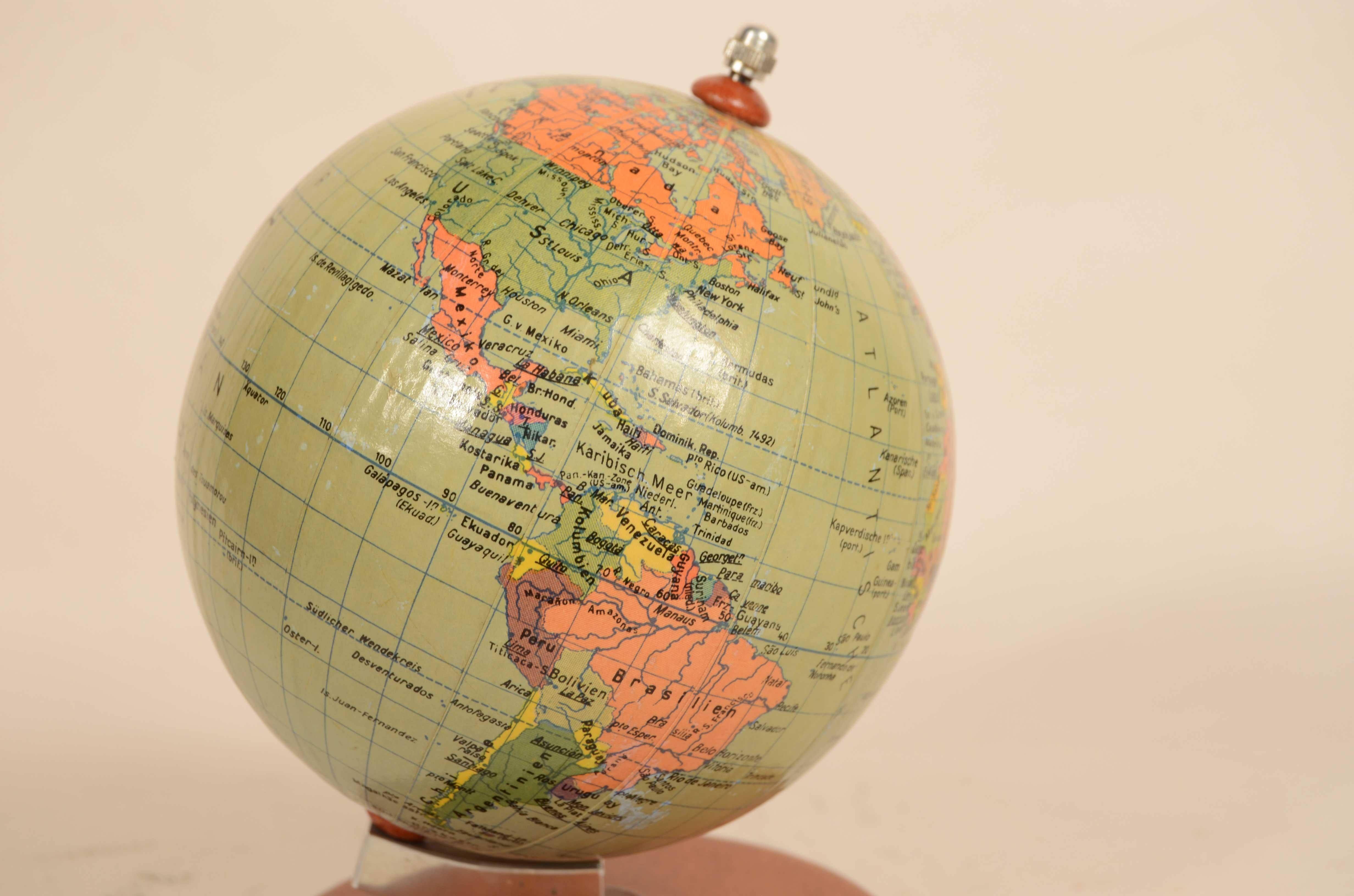 Small globe published by Räths Politischer Erdglobus from the 1950s 2